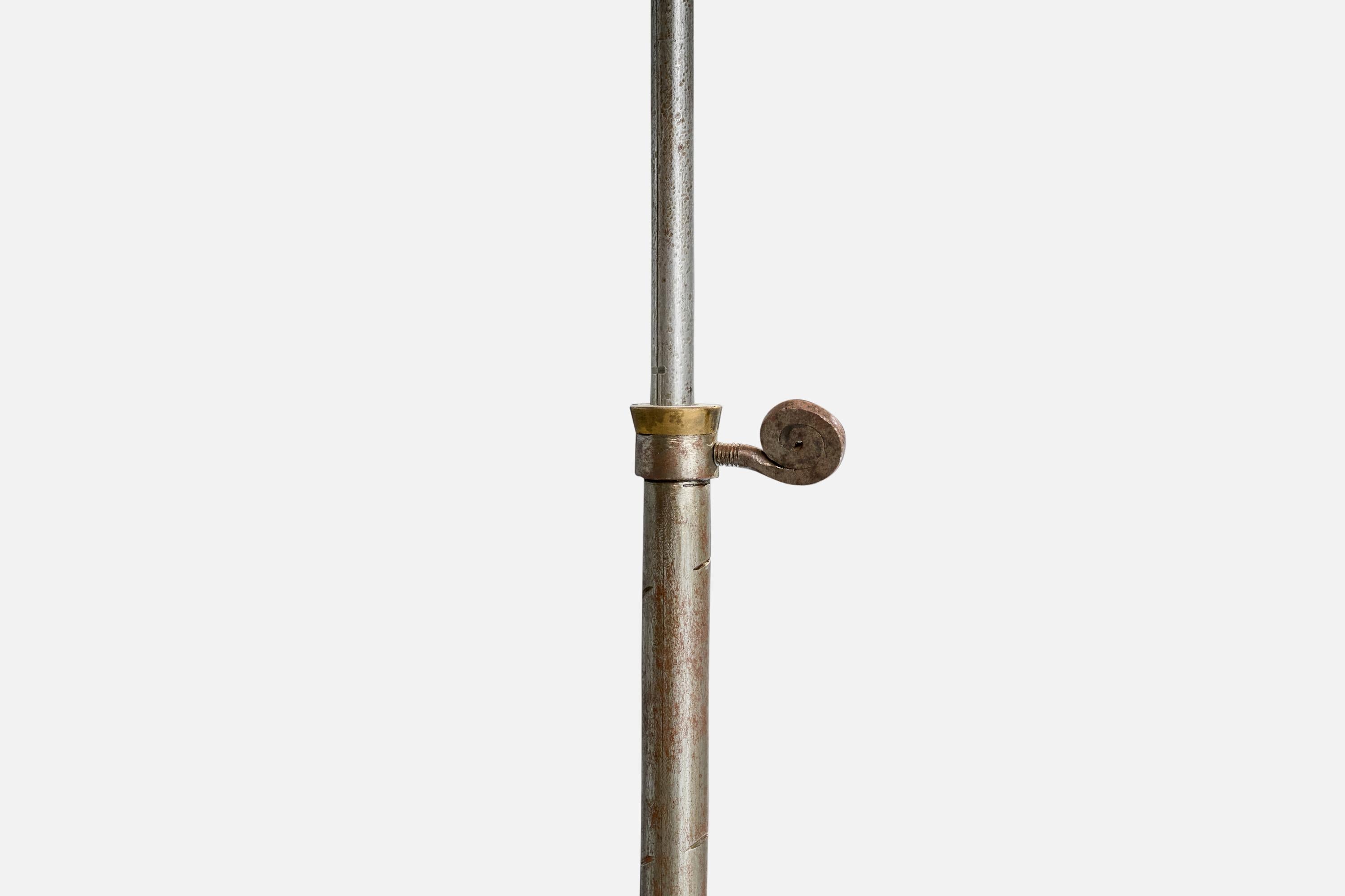 Métal Designer danois, lampadaire, métal, rotin, Danemark, années 1930 en vente