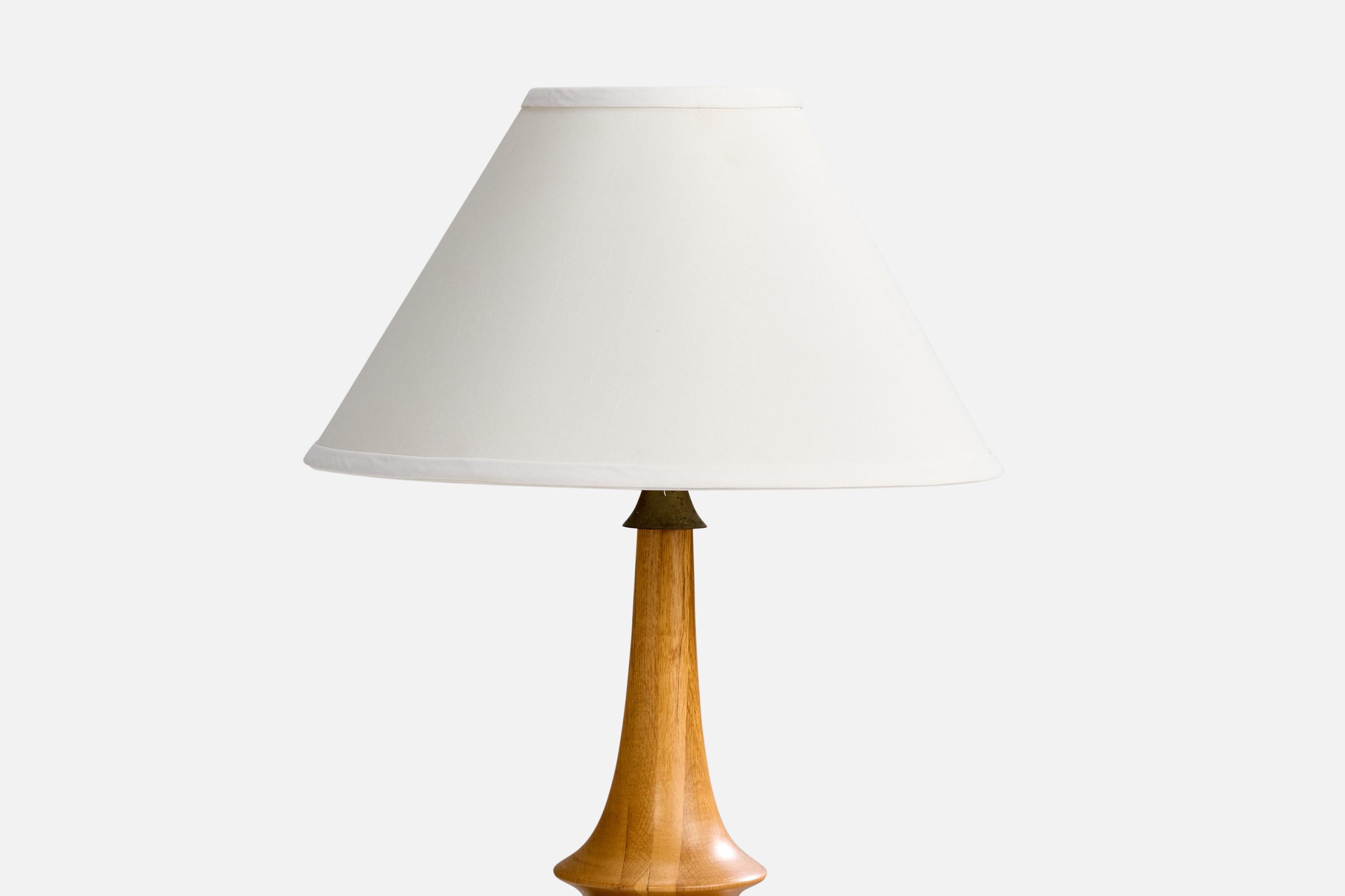 Dänischer Designer, Stehleuchte, Eiche, Messing, Stoff, Dänemark, 1950er Jahre (Moderne der Mitte des Jahrhunderts) im Angebot