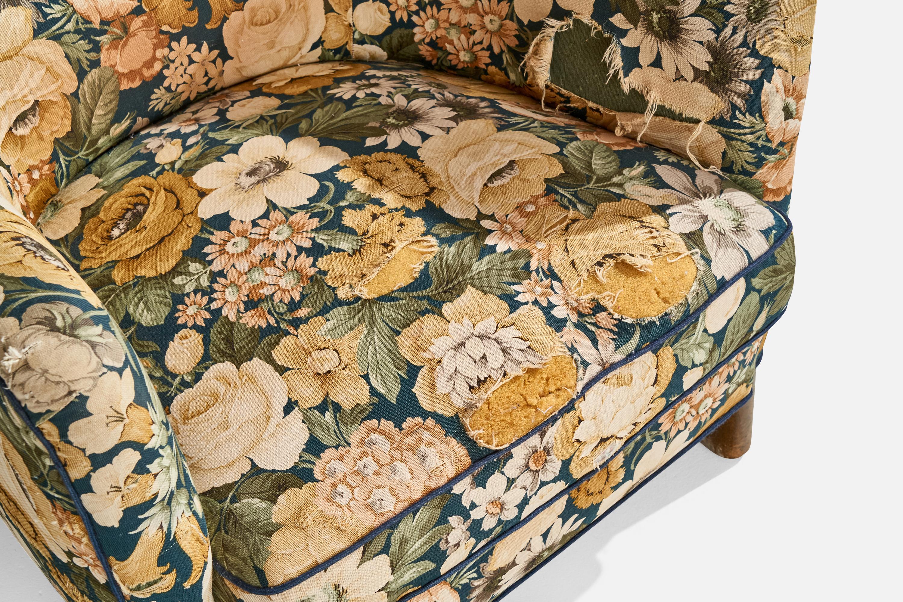 Danish Designer, Lounge Chair, Fabric, Wood, Denmark, 1940s For Sale 7