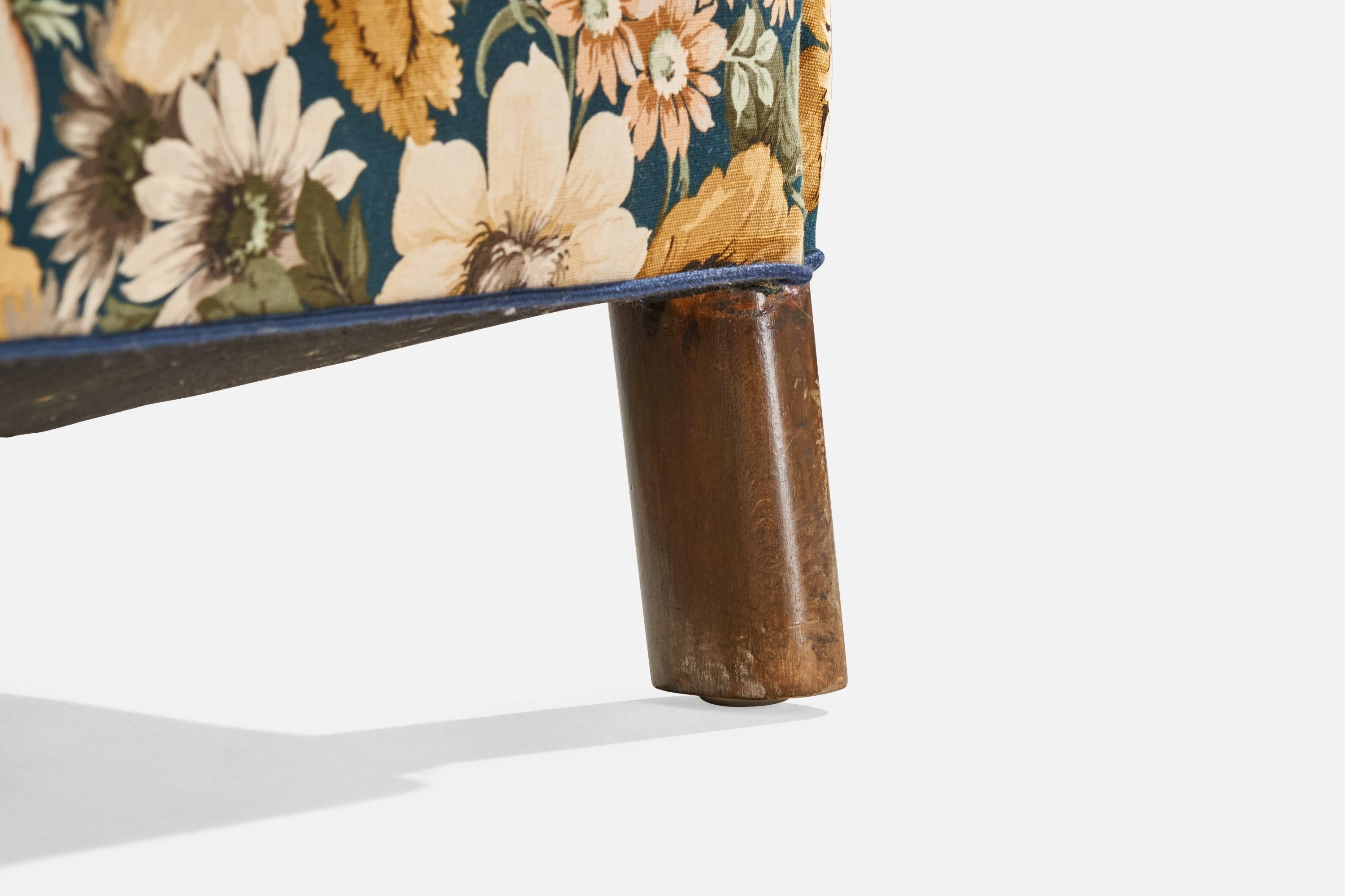 Danish Designer, Lounge Chair, Fabric, Wood, Denmark, 1940s For Sale 3