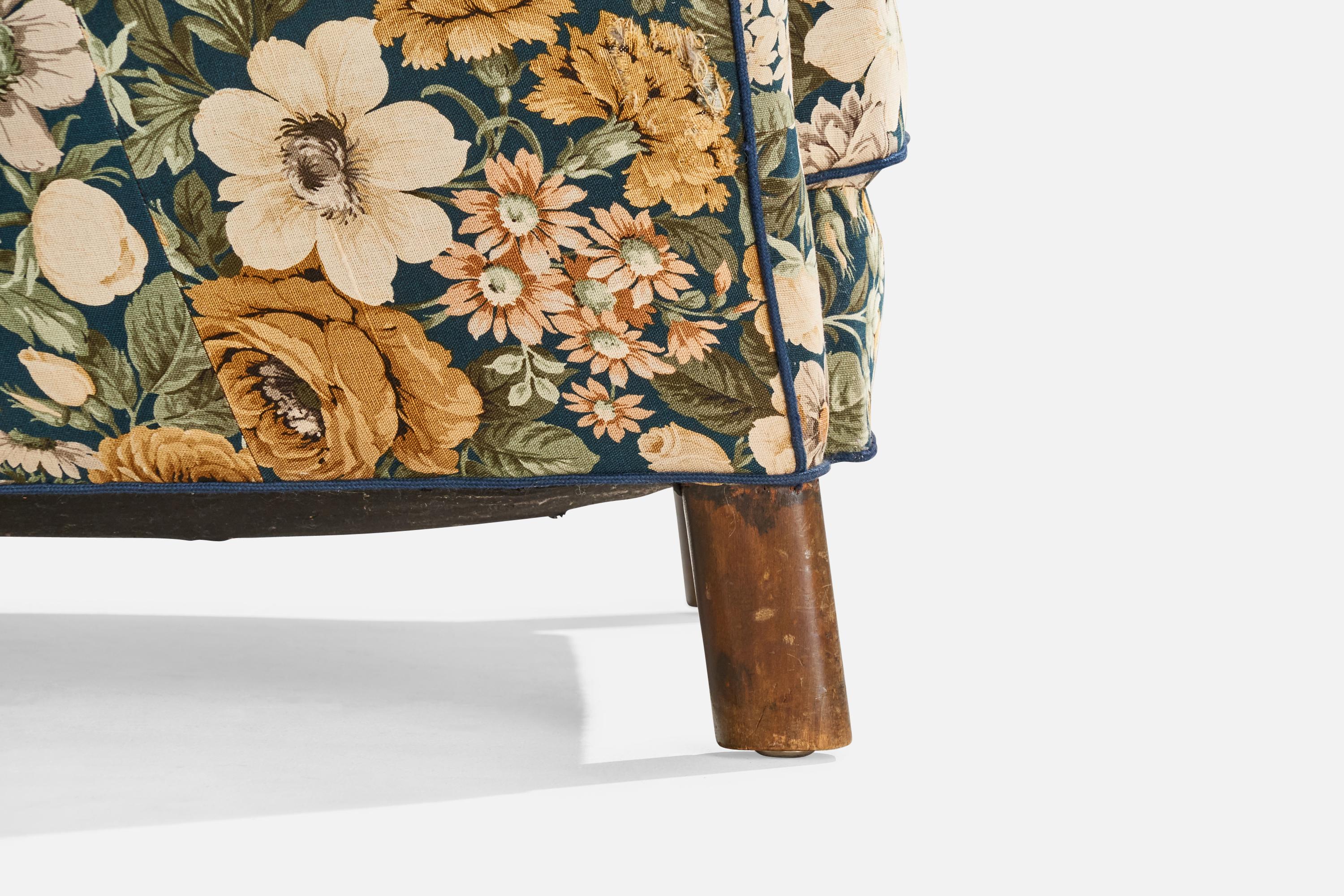 Danish Designer, Lounge Chair, Fabric, Wood, Denmark, 1940s For Sale 4