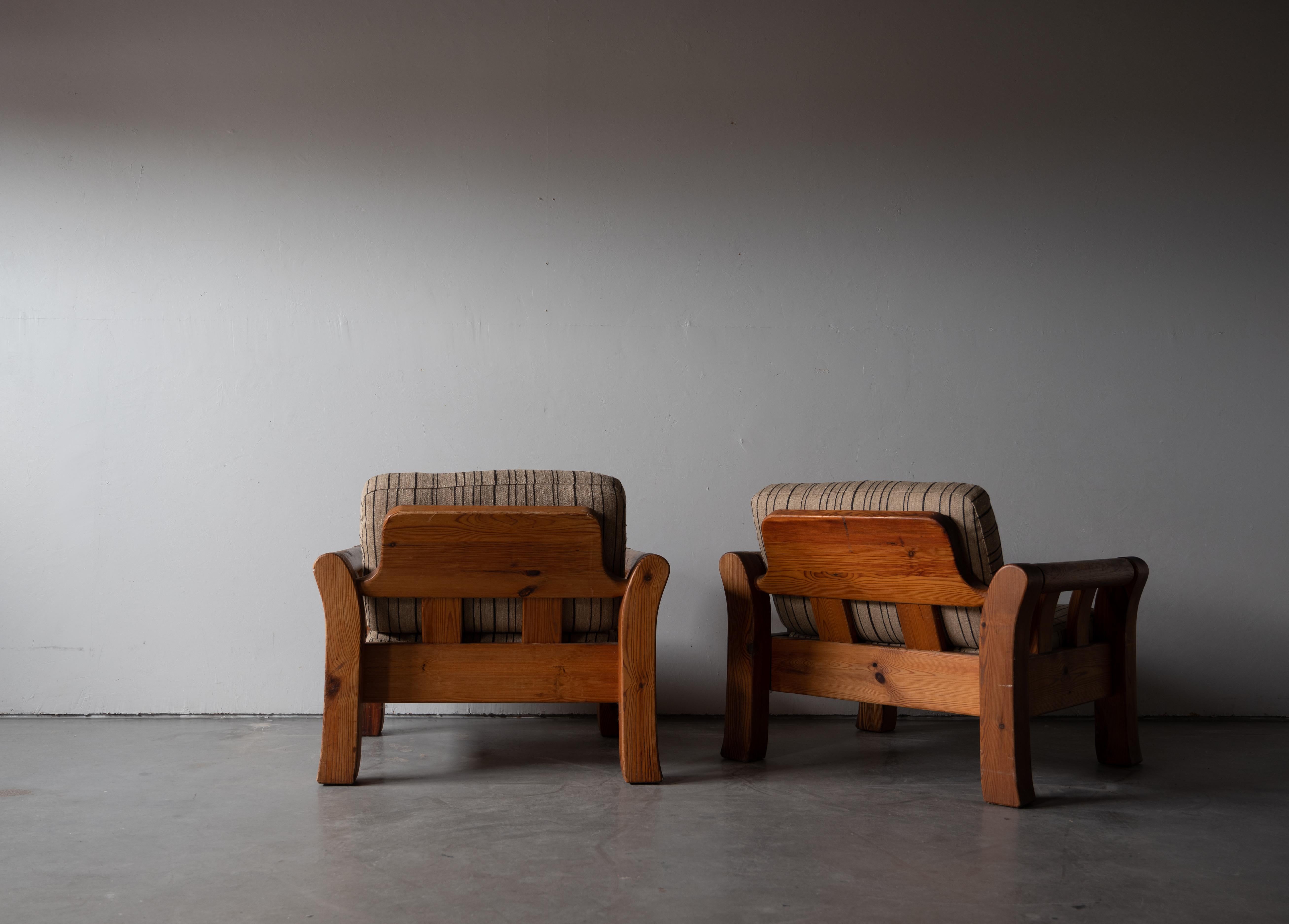 Danish Designer, Modernist Lounge Chairs, Solid Pine, Fabric, Denmark, 1970s For Sale 3