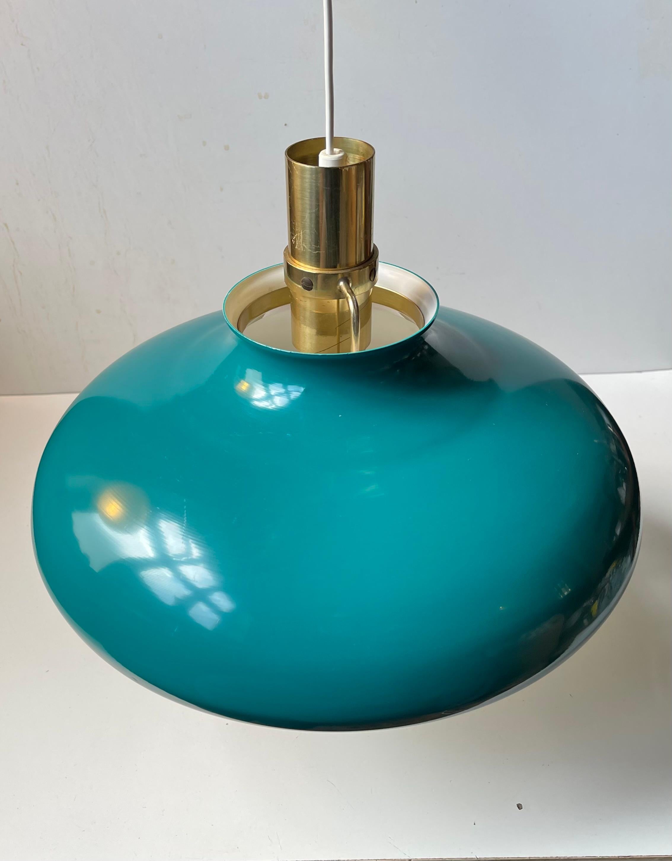 Danish Designer - Nautical Brass Pendant Lamp w.Green Shade, 1960s In Good Condition For Sale In Esbjerg, DK