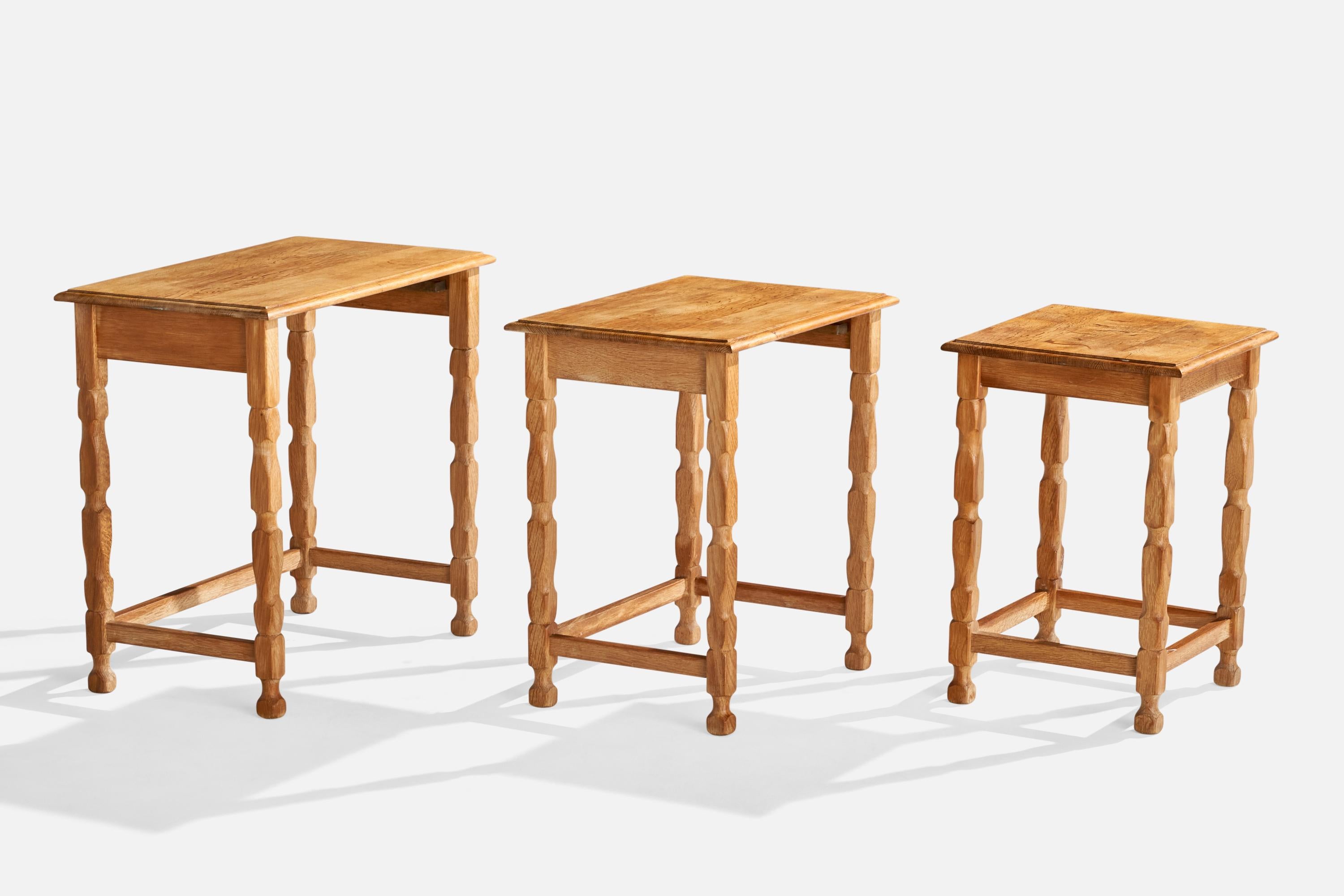 Danish Designer, Nesting Tables, Oak, Denmark, 1960s In Good Condition For Sale In High Point, NC