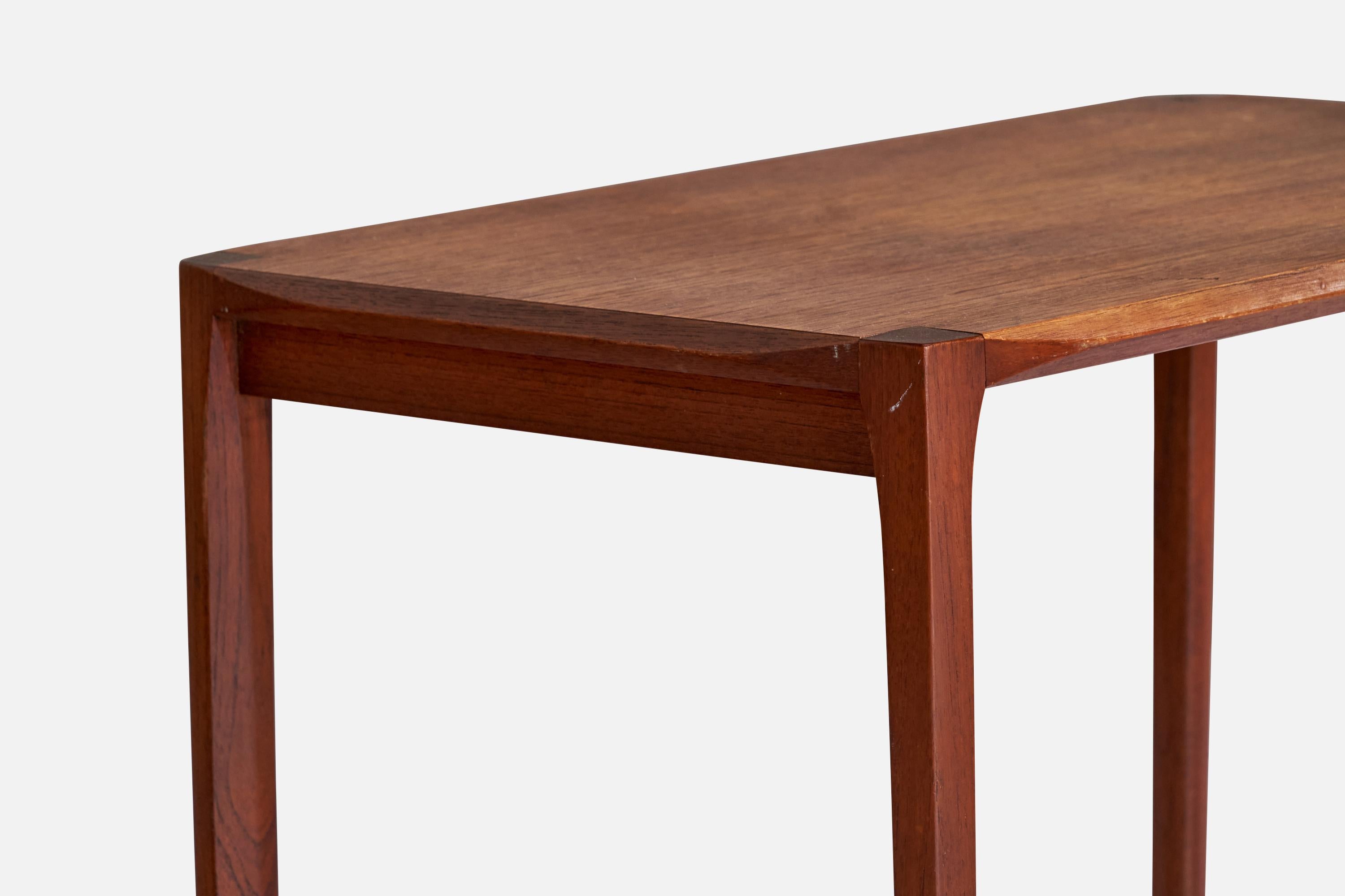 Dänische Designerin, Schachteltische, Teakholz, Dänemark, 1950er Jahre (Mitte des 20. Jahrhunderts) im Angebot