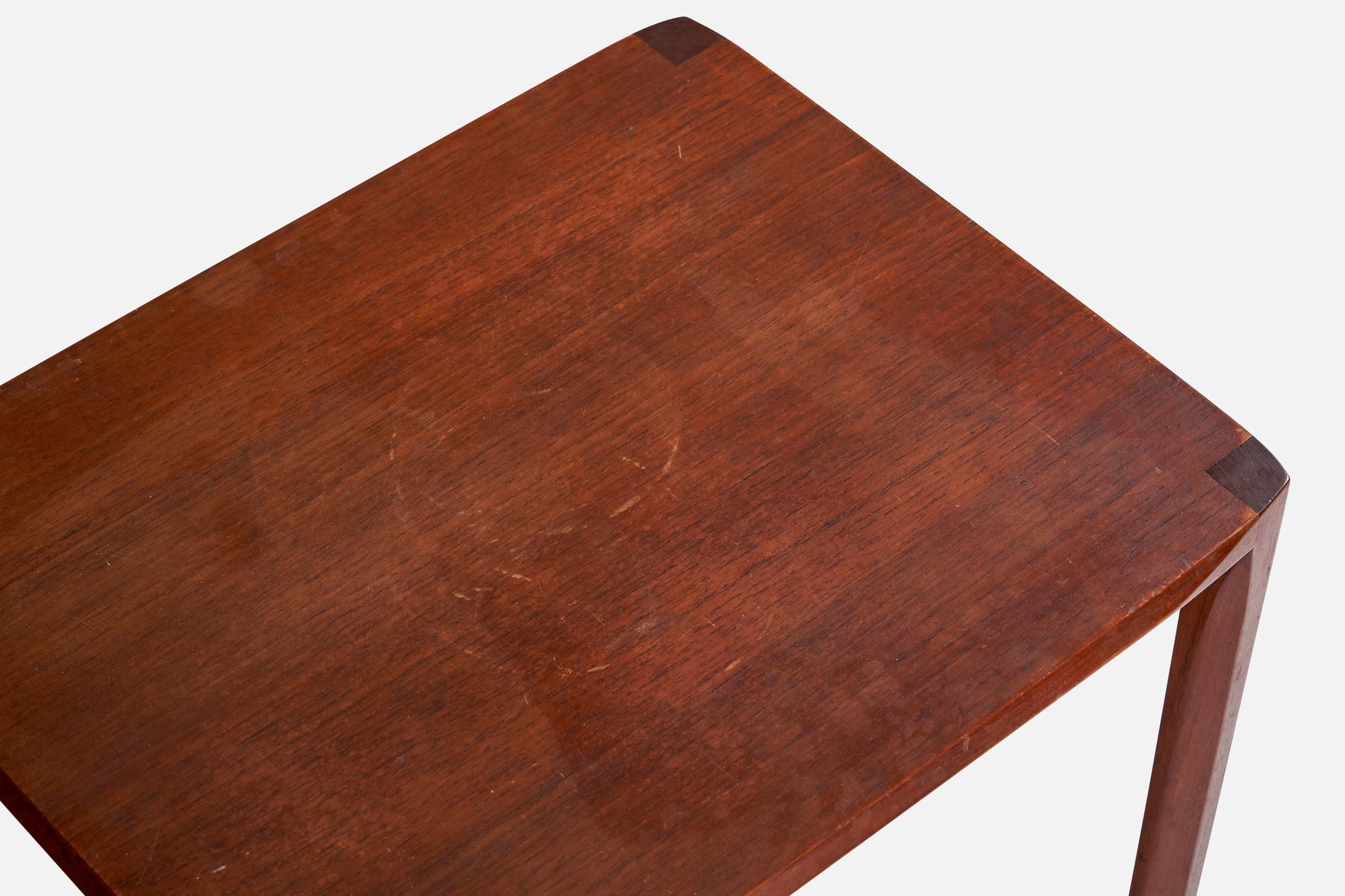 Dänische Designerin, Schachteltische, Teakholz, Dänemark, 1950er Jahre im Angebot 3