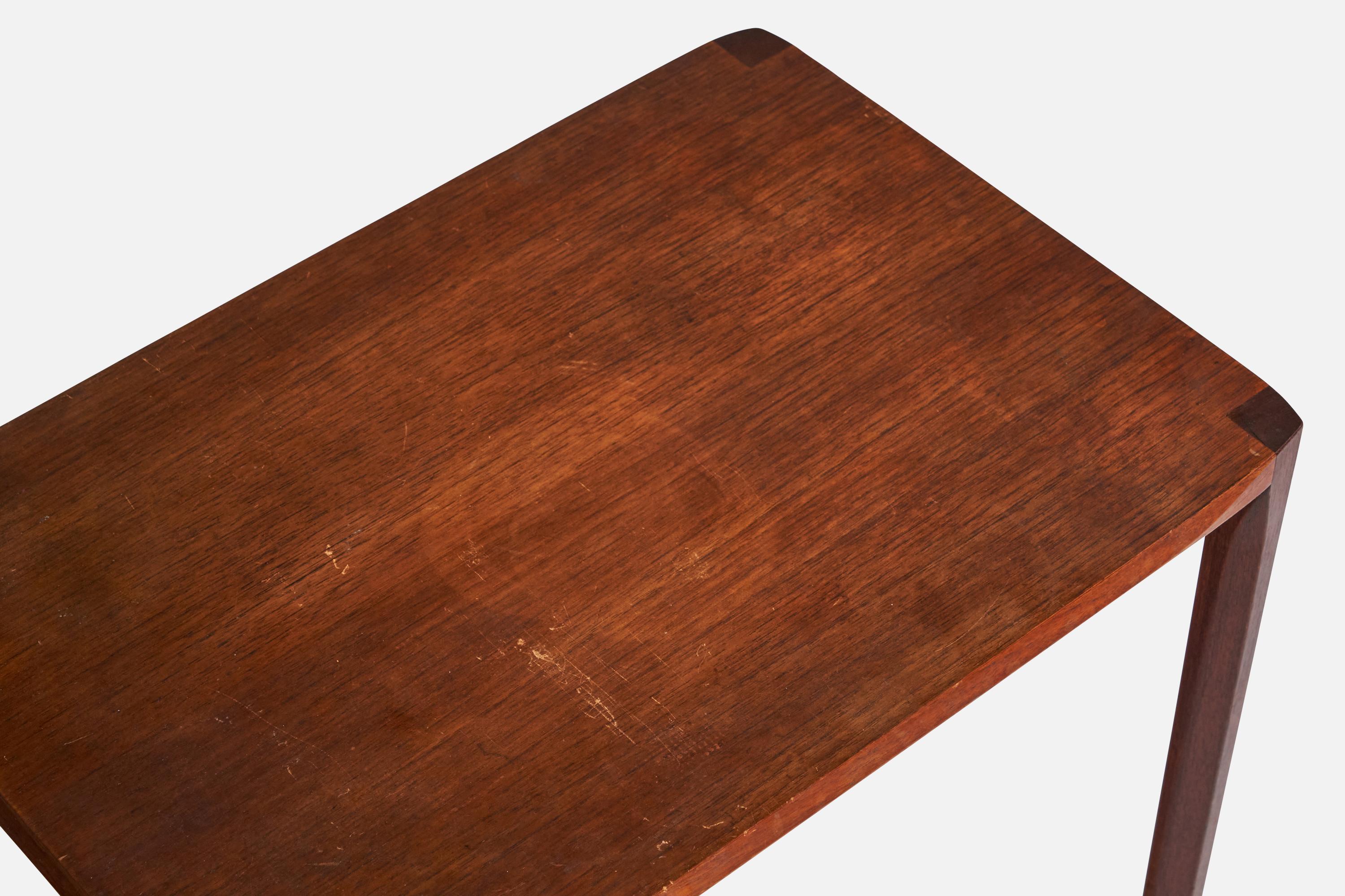 Dänische Designerin, Schachteltische, Teakholz, Dänemark, 1950er Jahre im Angebot 4