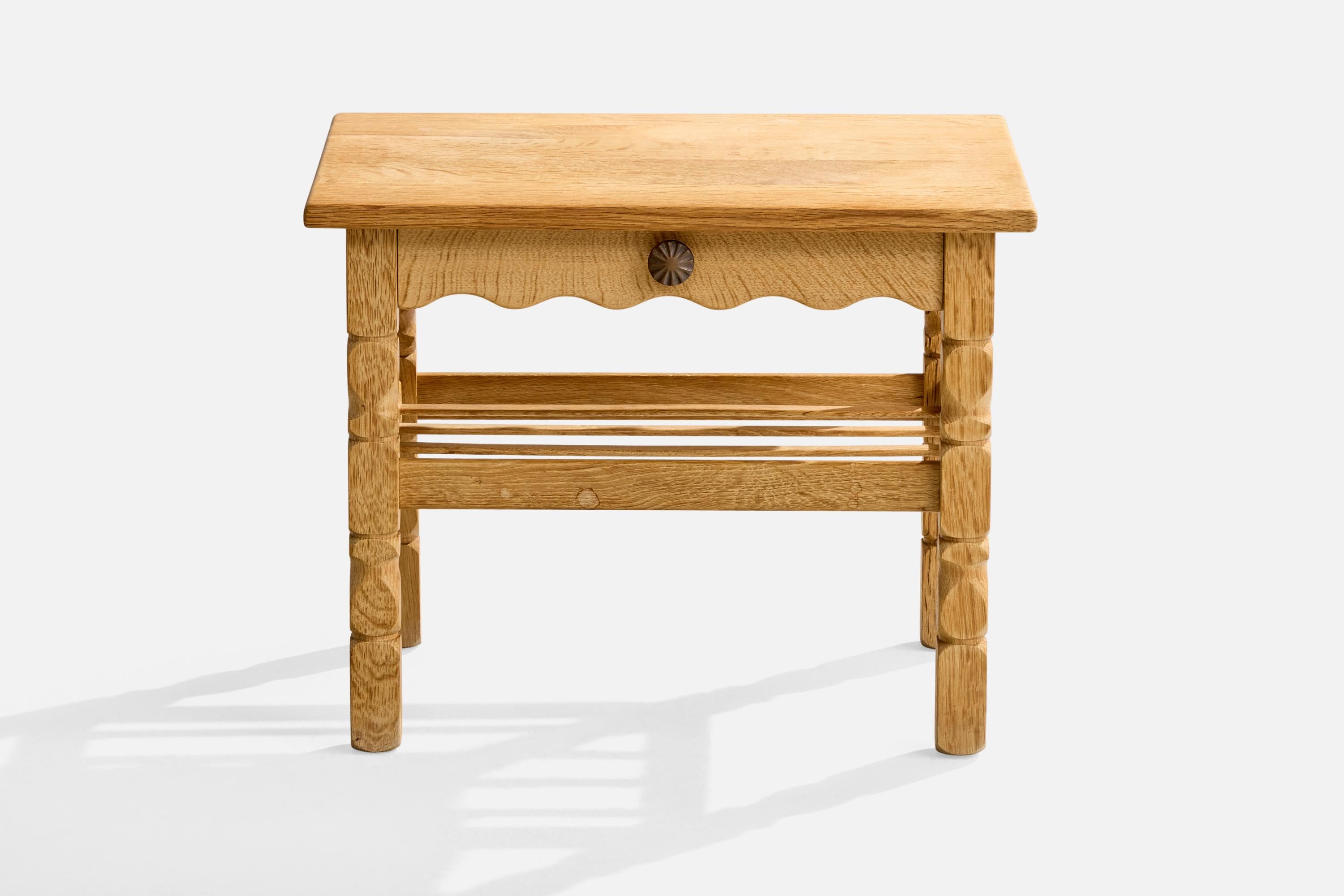 Dänischer Designer, Nachttisch, Eiche, Kupfer, Dänemark, 1960er Jahre (Moderne der Mitte des Jahrhunderts) im Angebot