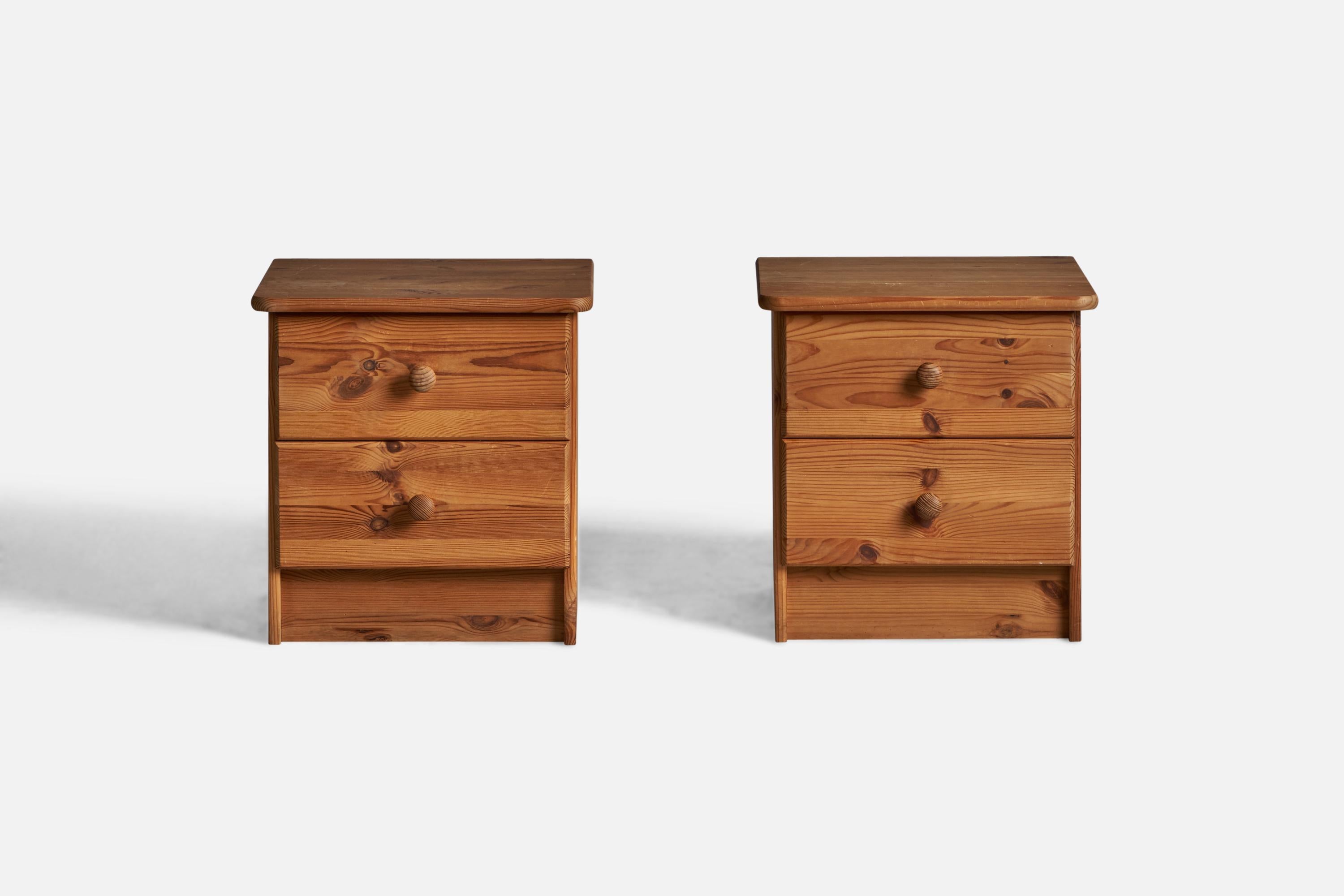 Danish Designer, Nightstands, Pine, Denmark, 1960s In Good Condition For Sale In High Point, NC