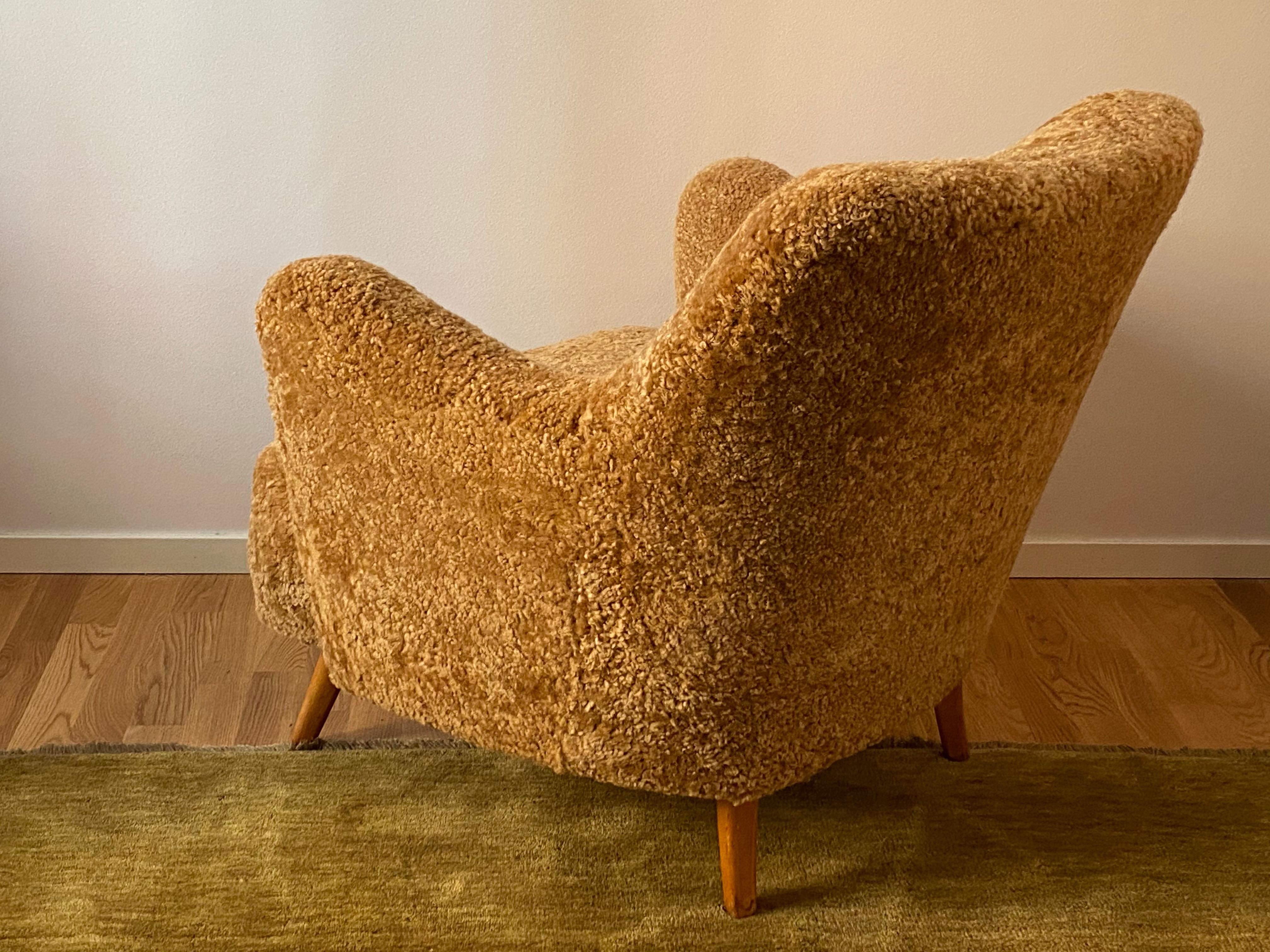 Danish Designer, Organic Lounge Chair, Beige Sheepskin, Beech, Denmark, 1940s 1