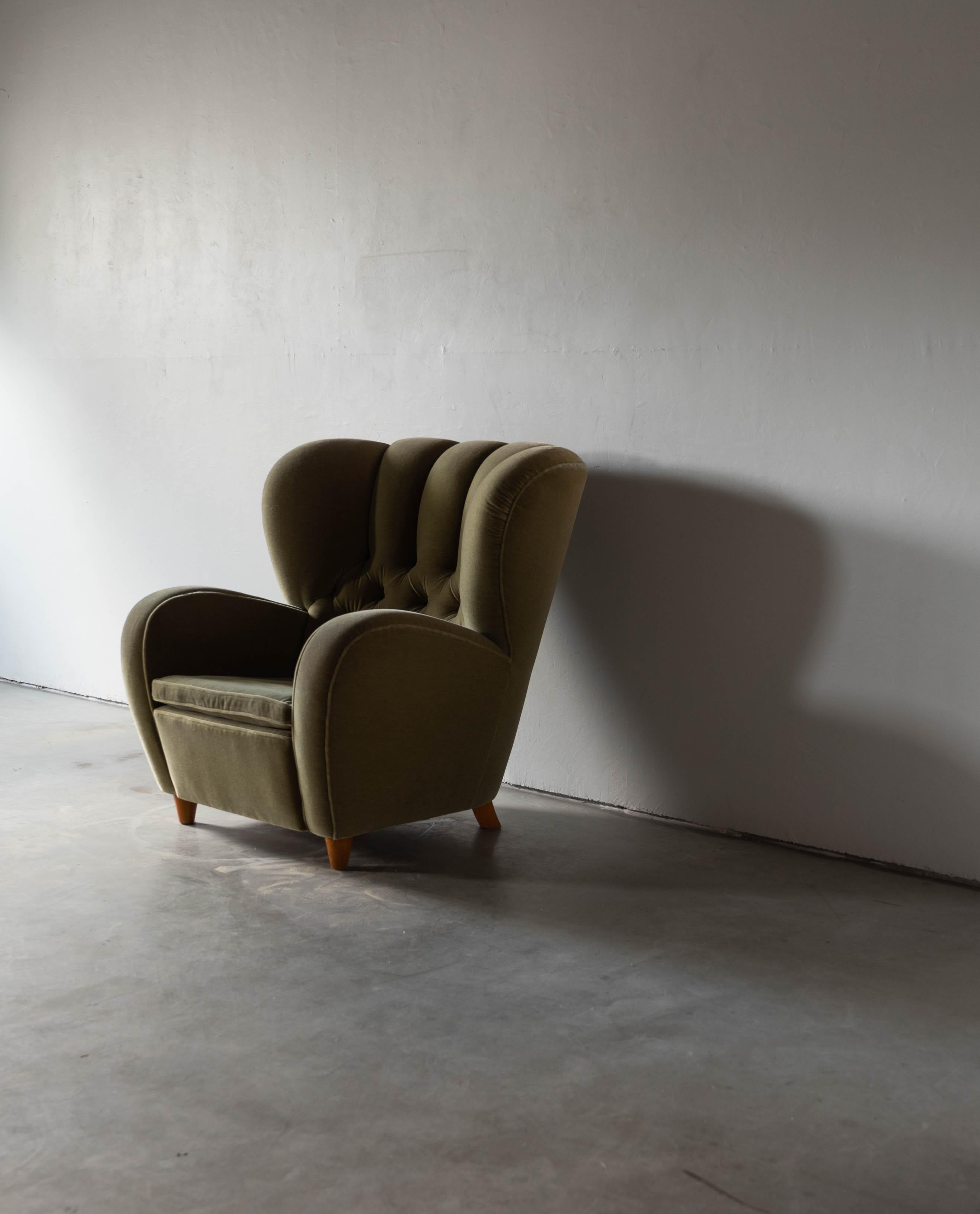Danish Designer, Organic Lounge Chair, Velvet, Wood, Denmark, 1940s 4