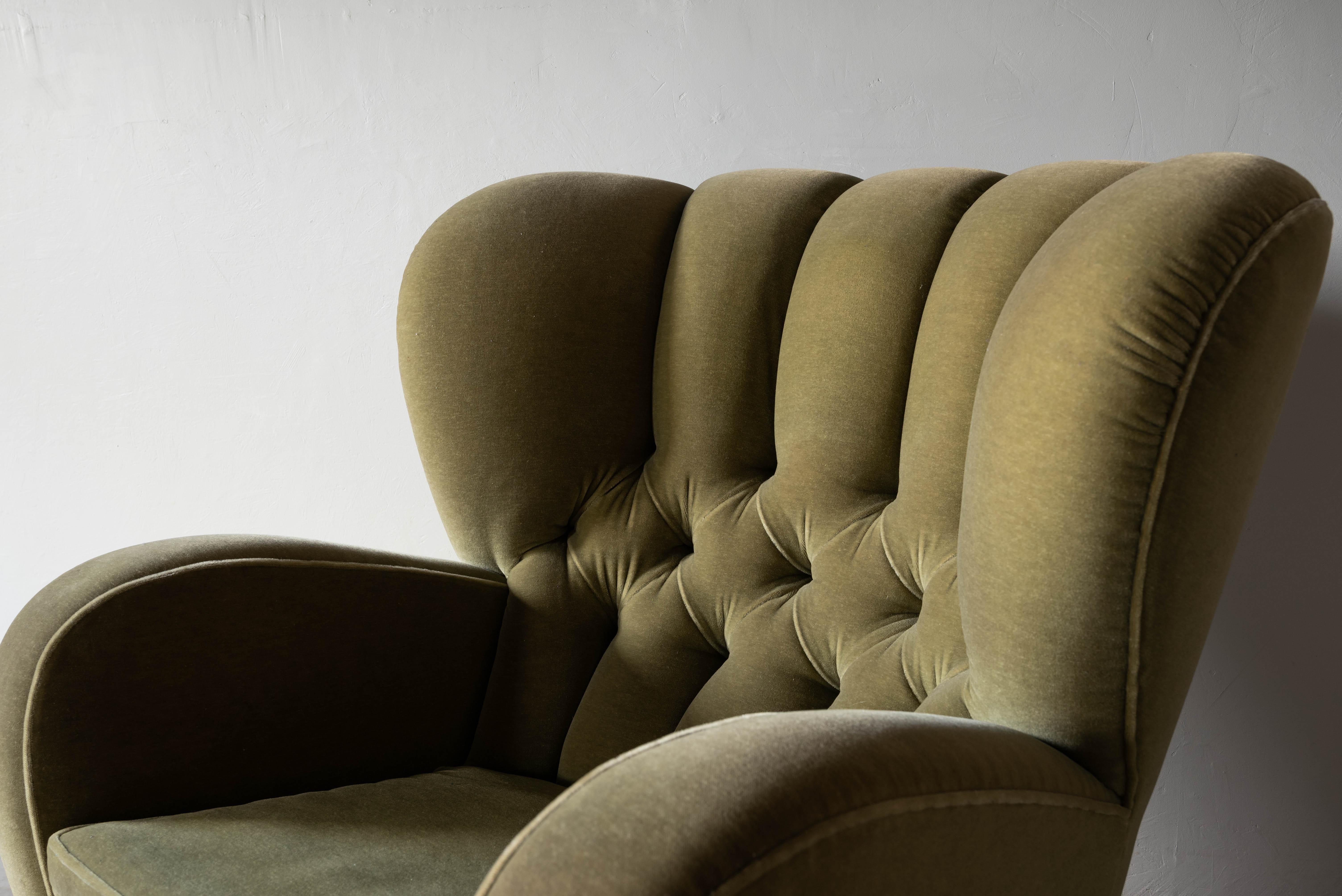 Danish Designer, Organic Lounge Chair, Velvet, Wood, Denmark, 1940s 5