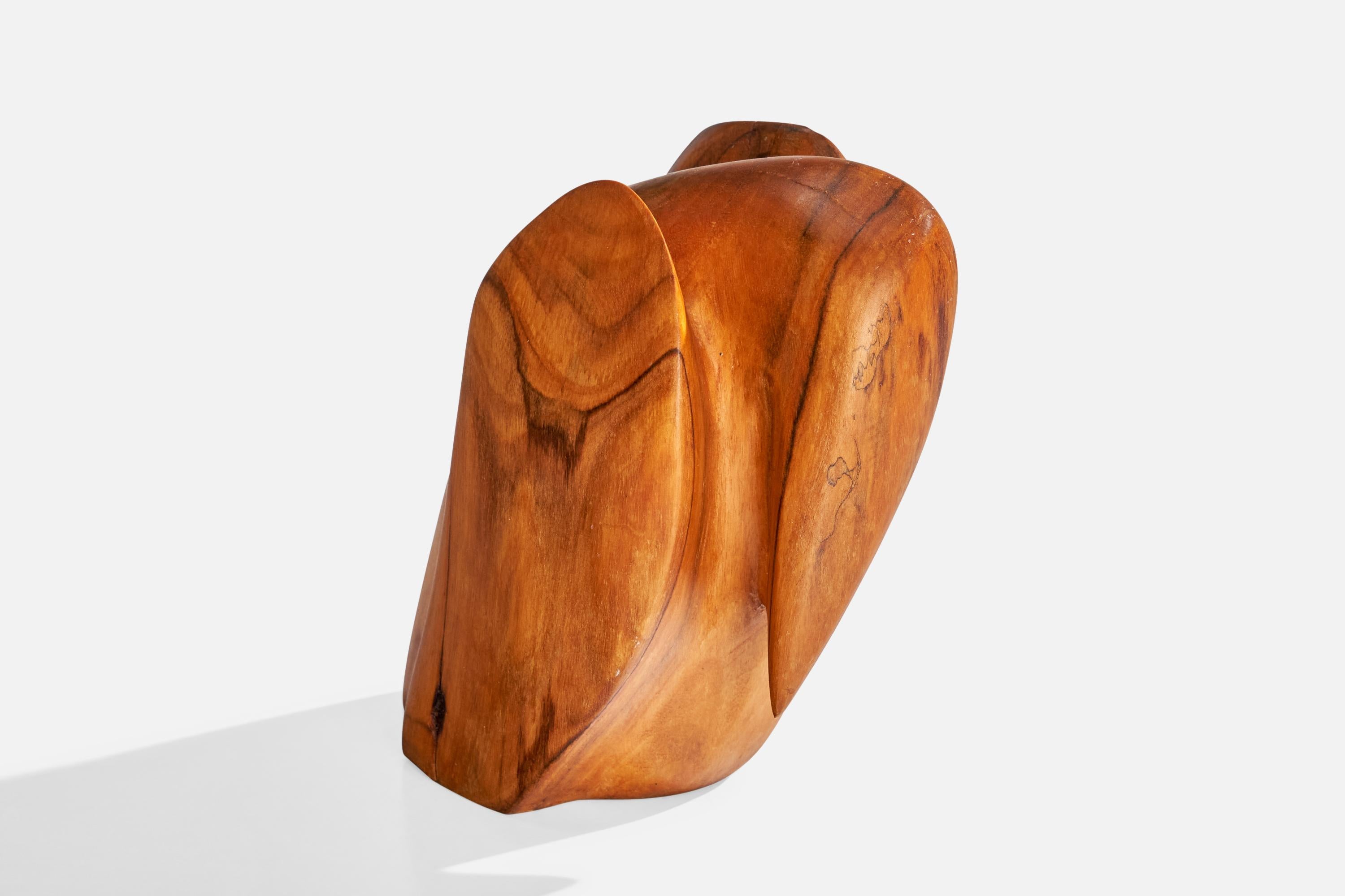 Una scultura in legno massiccio intagliato progettata e prodotta in Danimarca, negli anni '50 circa.

Dimensioni: 7,625
