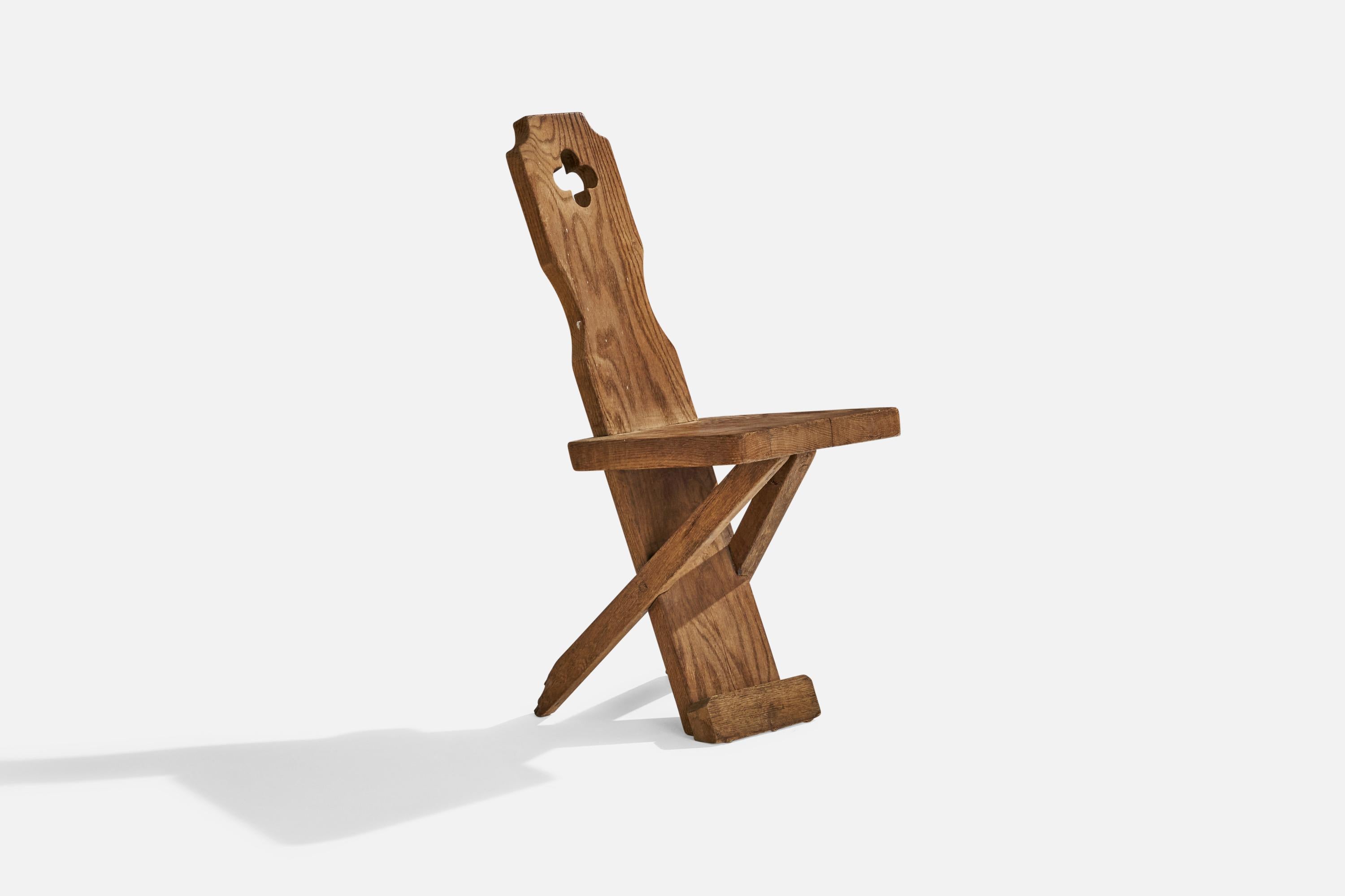 Beistell- oder Esszimmerstuhl aus Eichenholz, entworfen und hergestellt in Dänemark, ca. 1920er Jahre.

Sitzhöhe 18