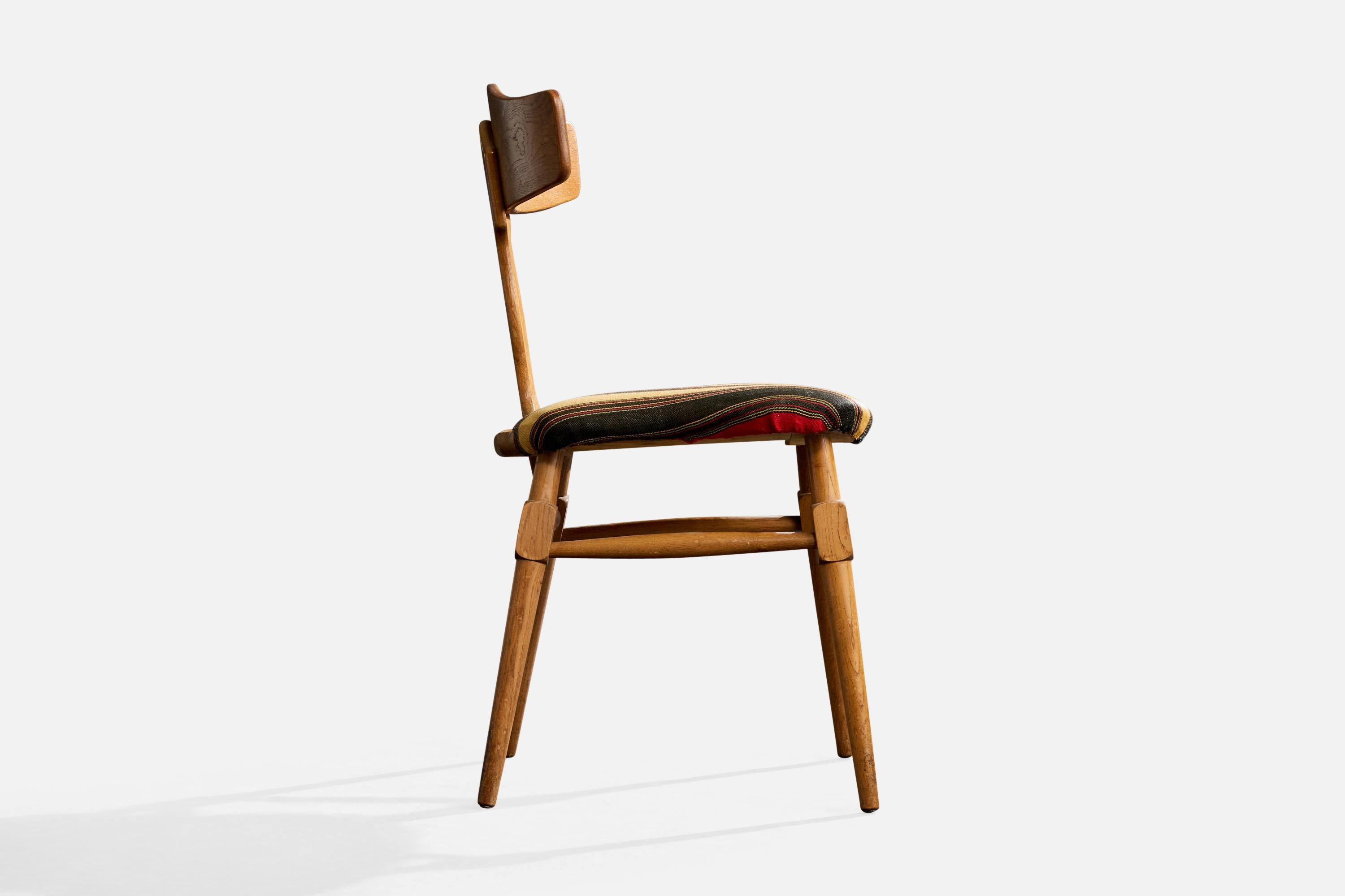 Danish Designer, Side Chair, Oak, Fabric, Denmark, 1950s (Mitte des 20. Jahrhunderts) im Angebot