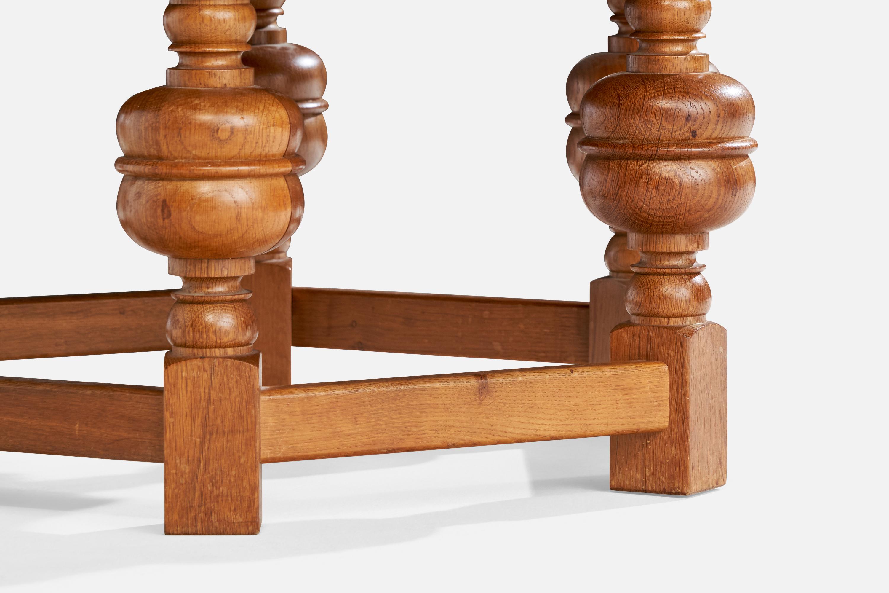 Designer danois, table d'appoint, Oak, Danemark, années 1930 en vente 3