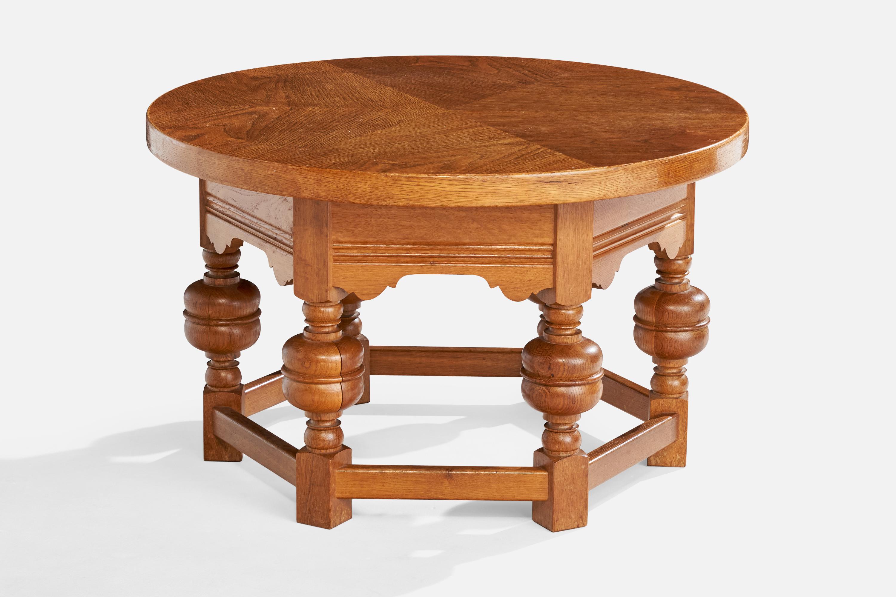 Scandinave moderne Designer danois, table d'appoint, Oak, Danemark, années 1930 en vente
