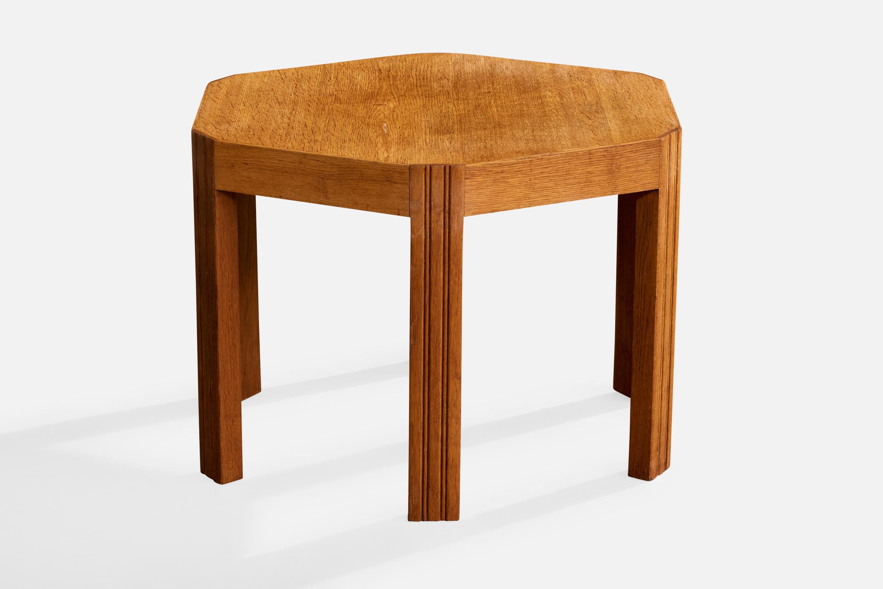 Scandinave moderne Danish Designer, Side Table, Oak, Denmark, 1940s en vente