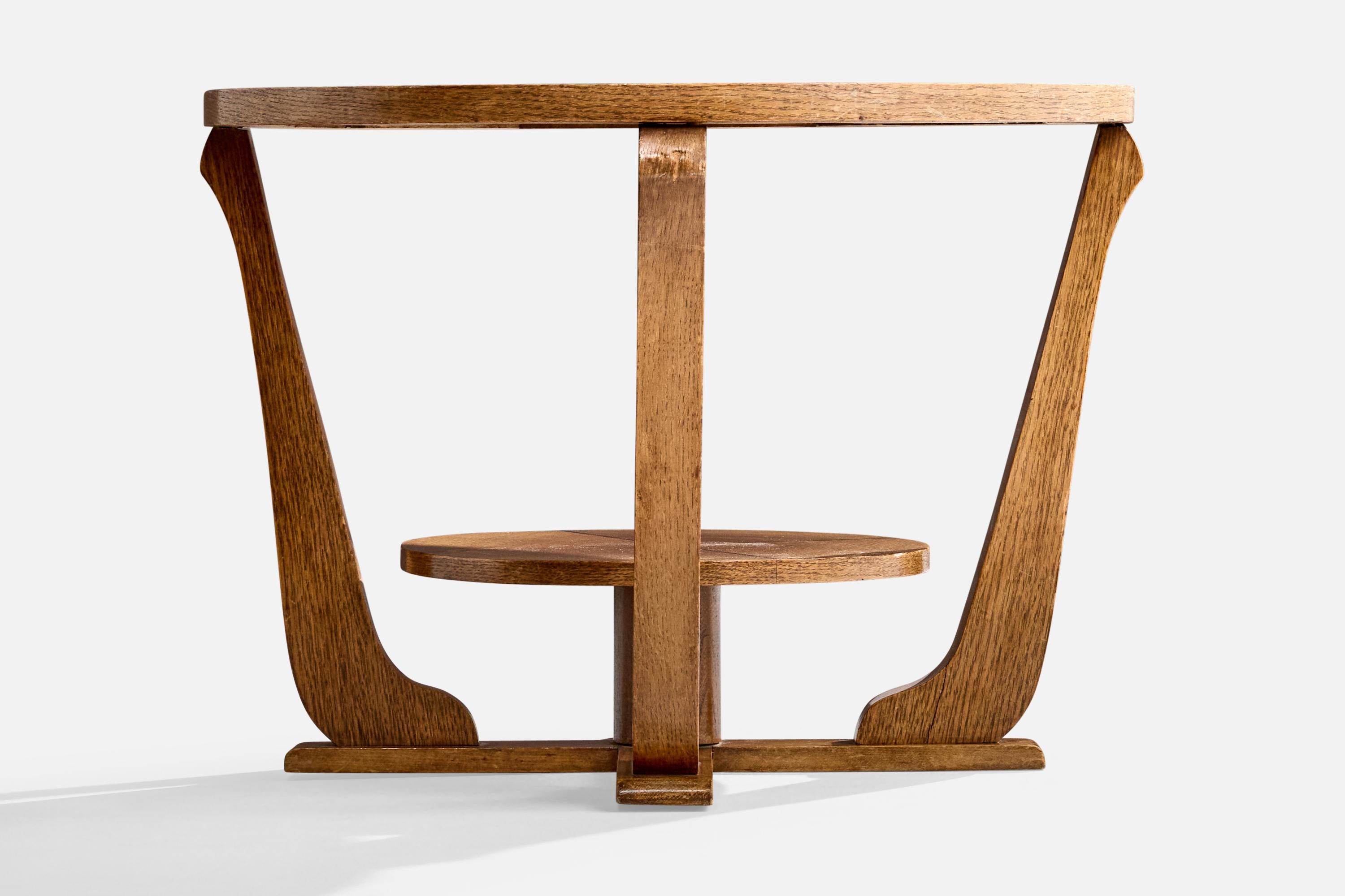 Dänischer Designer, Beistelltisch, Eiche, Dänemark, 1940er Jahre im Zustand „Gut“ im Angebot in High Point, NC