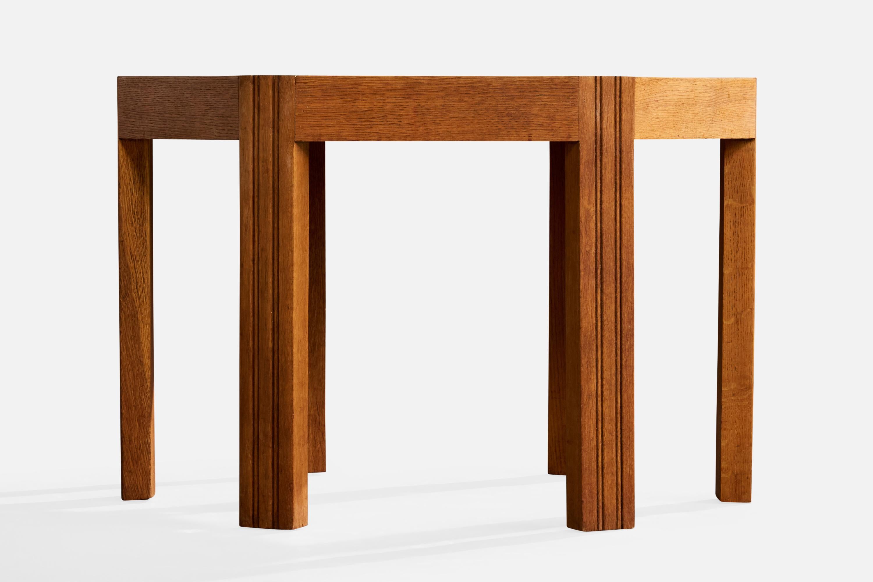 Danish Designer, Side Table, Oak, Denmark, 1940s État moyen - En vente à High Point, NC