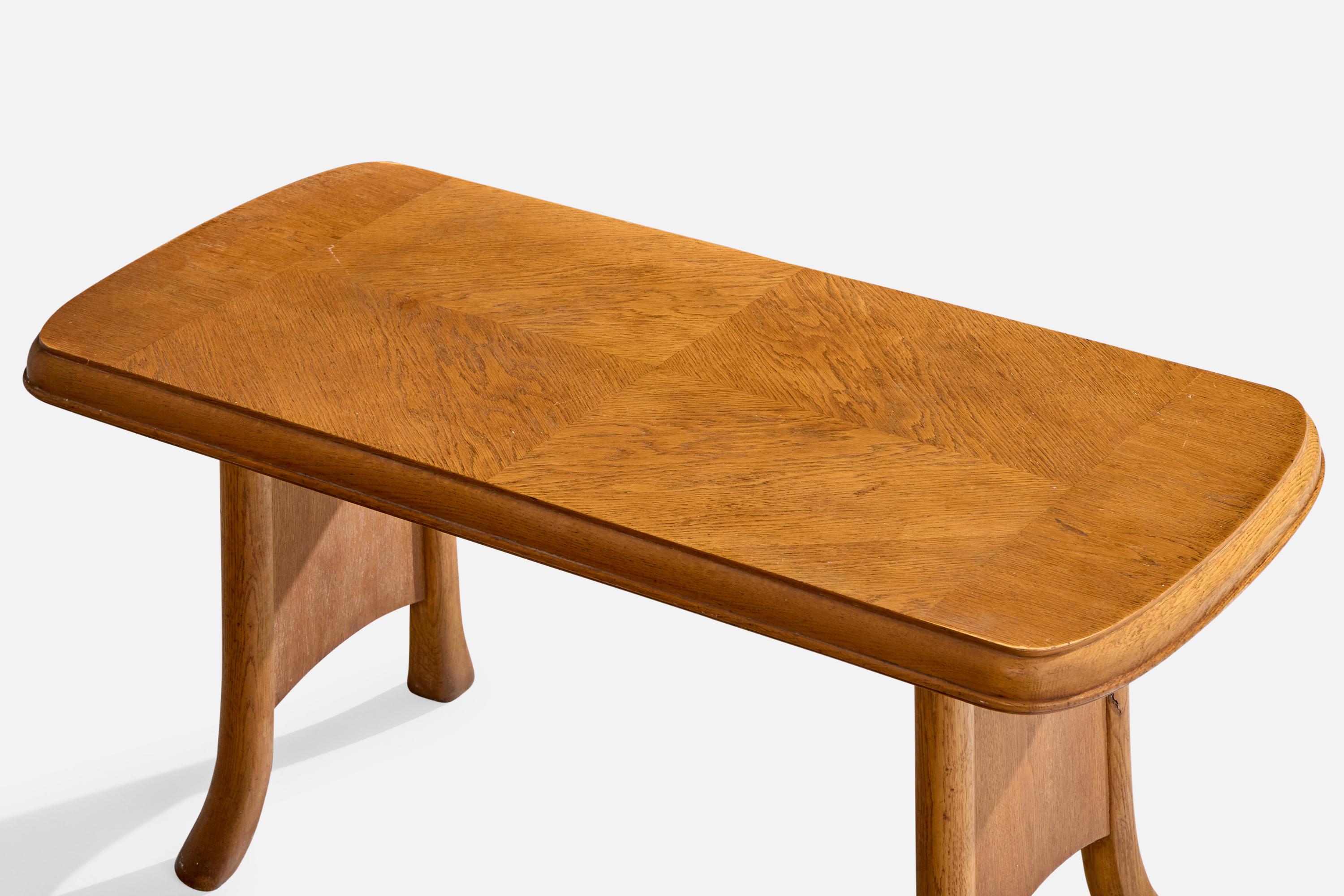 Dänischer Designer, Beistelltisch, Eiche, Dänemark, 1940er Jahre im Angebot 1