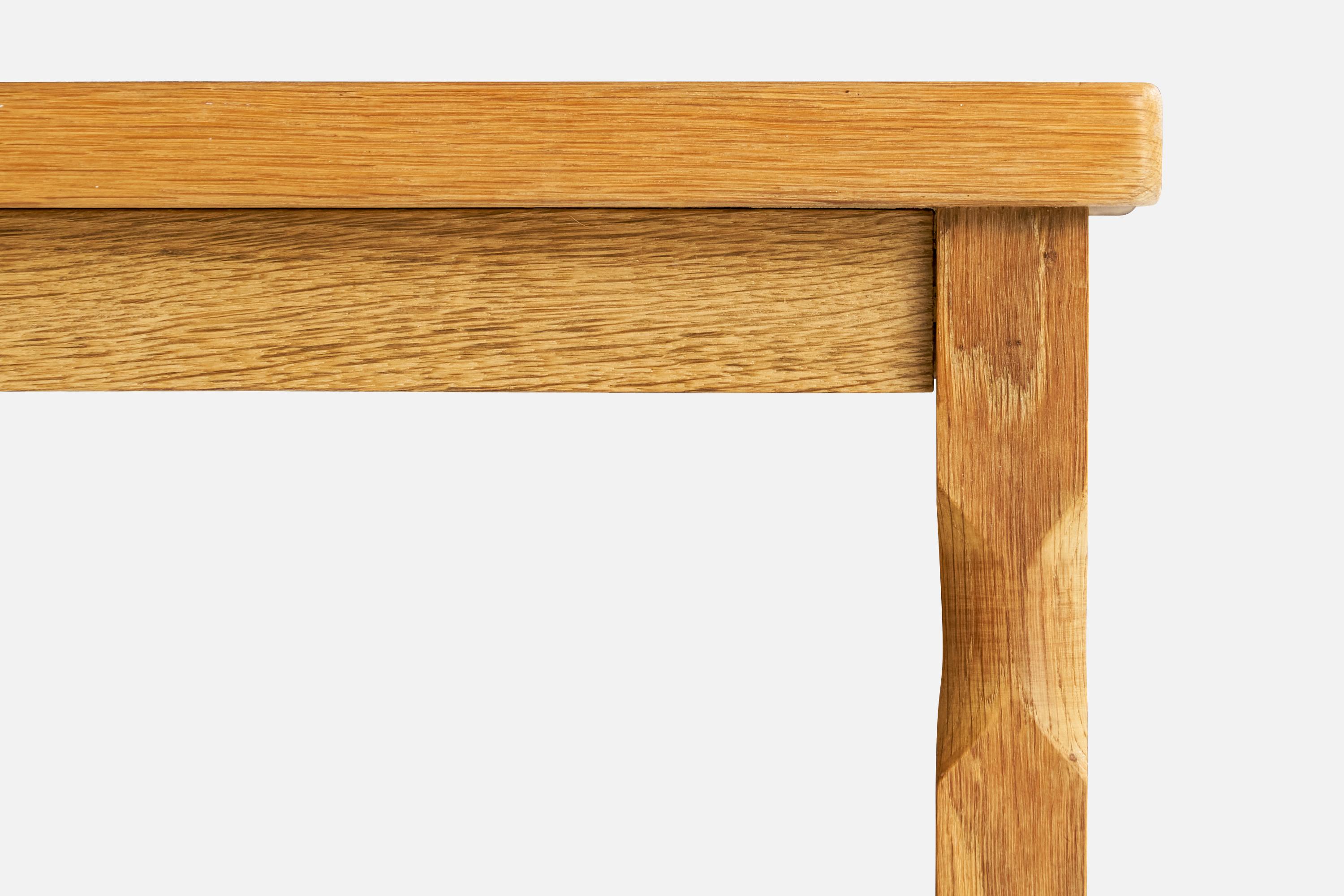 Diseñador danés, Mesa auxiliar, Roble, Dinamarca, Años 1960 en Bueno estado para la venta en High Point, NC