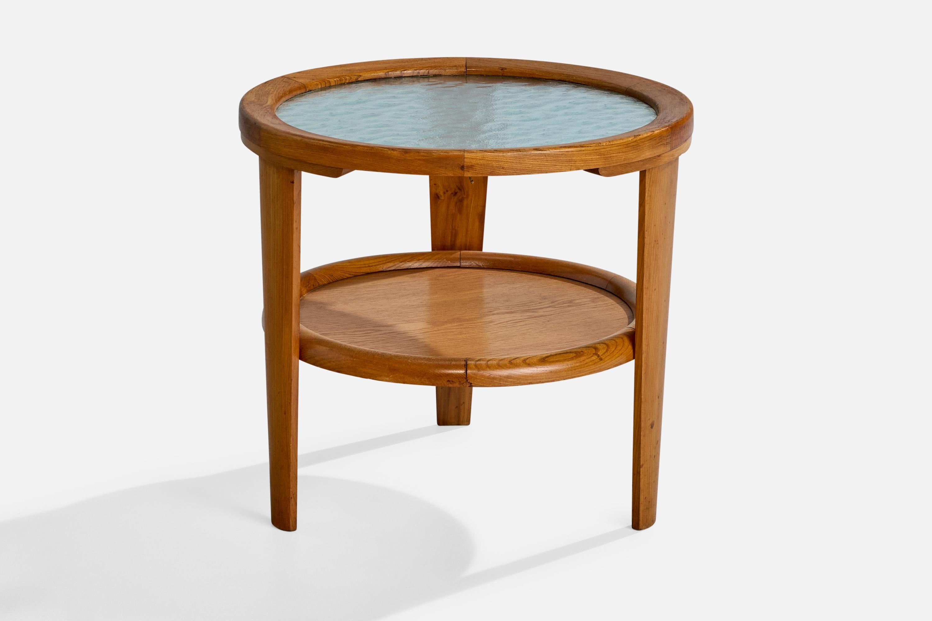 Table d'appoint en chêne et en verre, conçue et fabriquée au Danemark, C.C. 1940.

Dimensions : 21.8