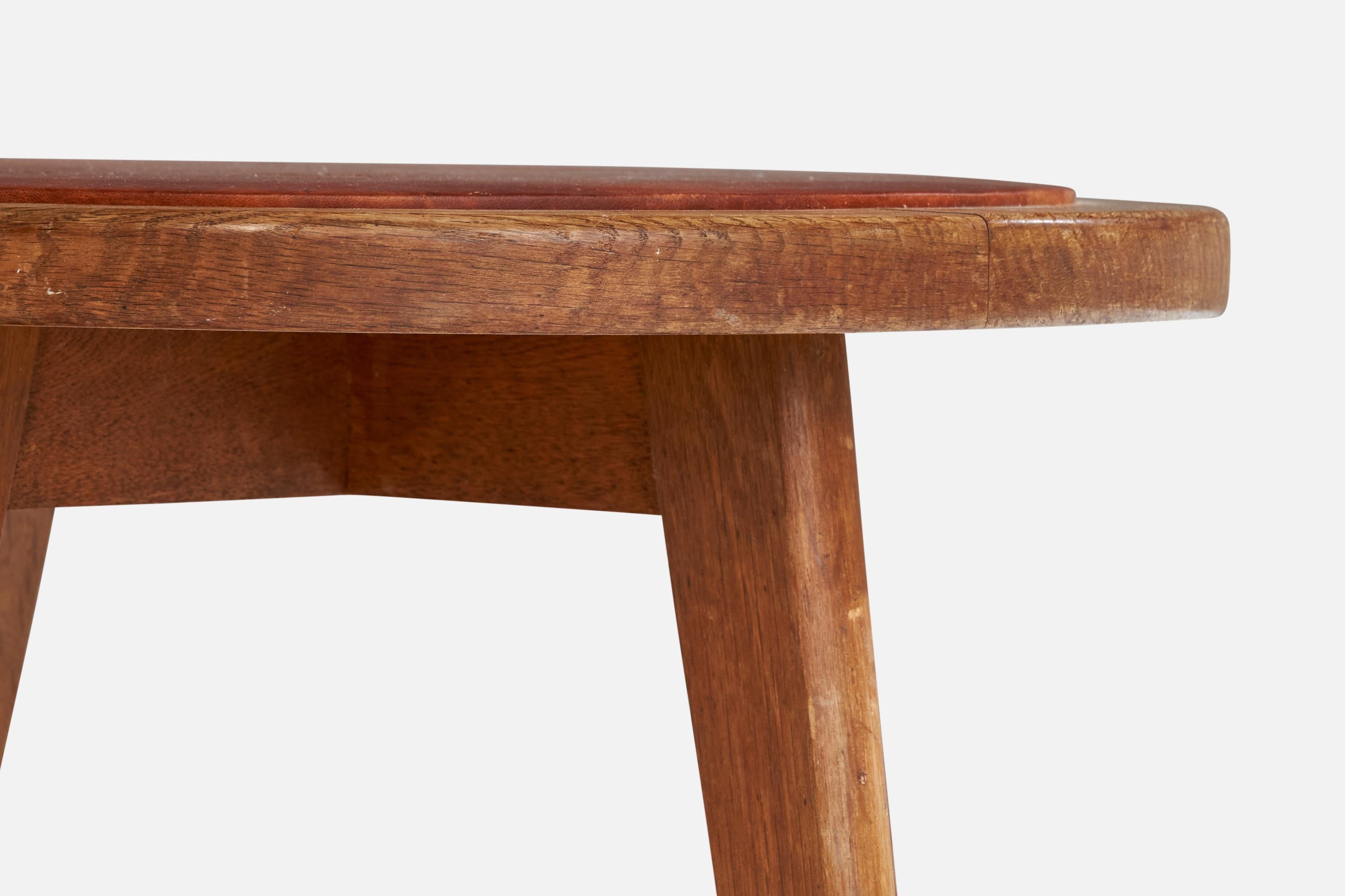Diseñador danés, mesa auxiliar, roble, cuero, años 40 Danés en venta