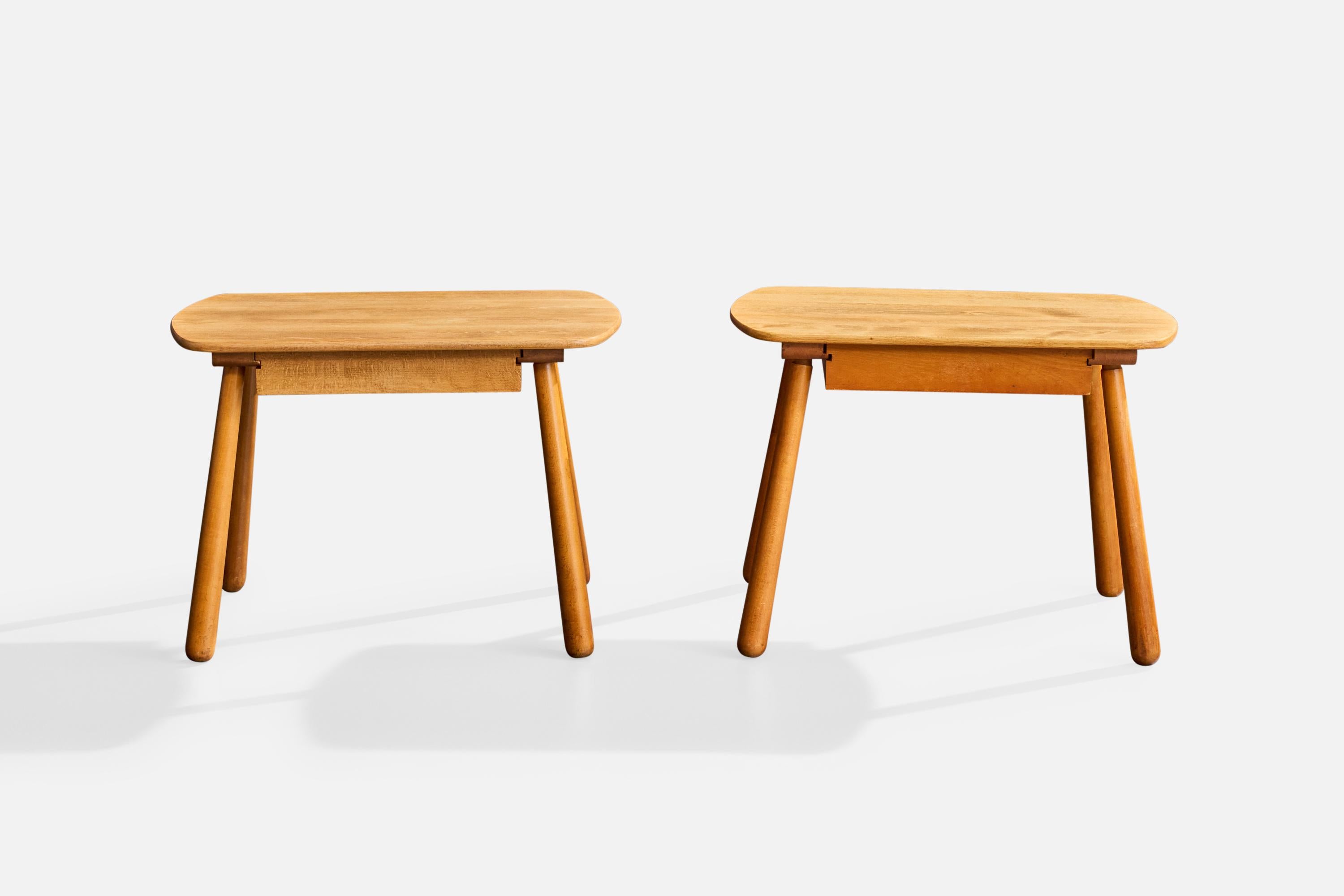 Danish Designer, Side Tables, Oak, Denmark, 1950s In Good Condition For Sale In High Point, NC