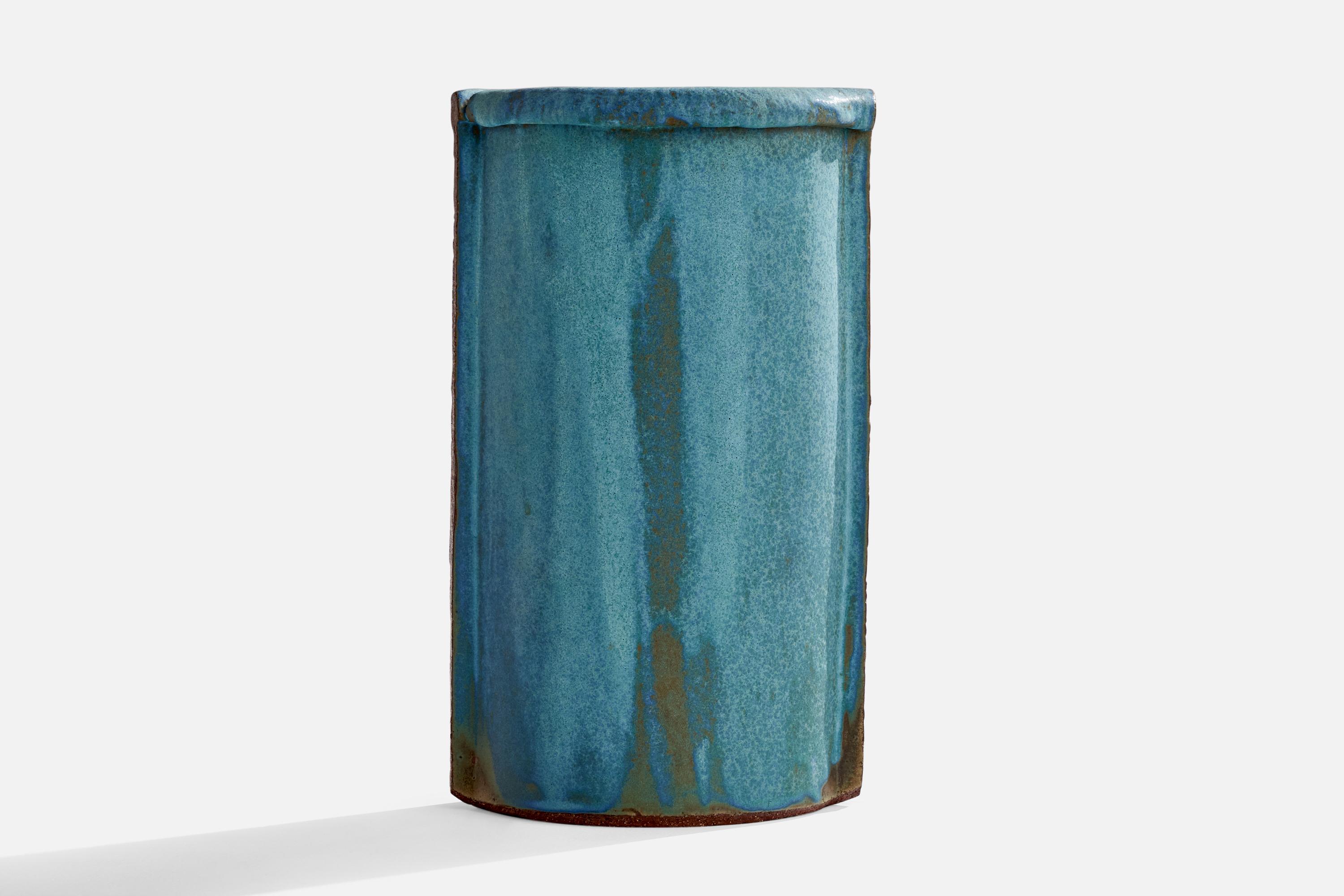 Danish Designer, Sizeable Vase, Ceramic, Denmark, c. 1970s For Sale 1