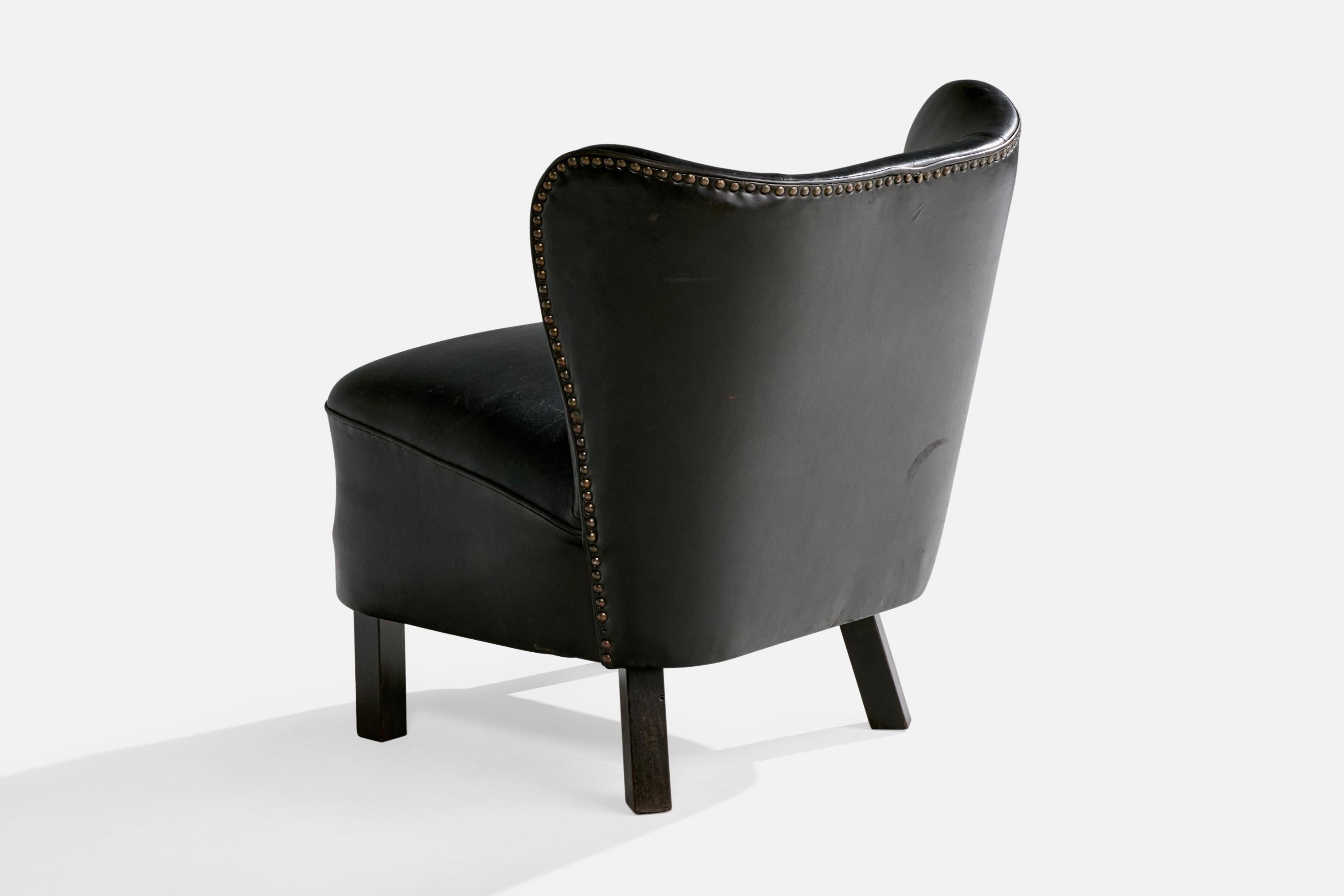 Cuir Designer danois, chaises à pantoufles, Wood, cuir, Danemark, années 1940 en vente