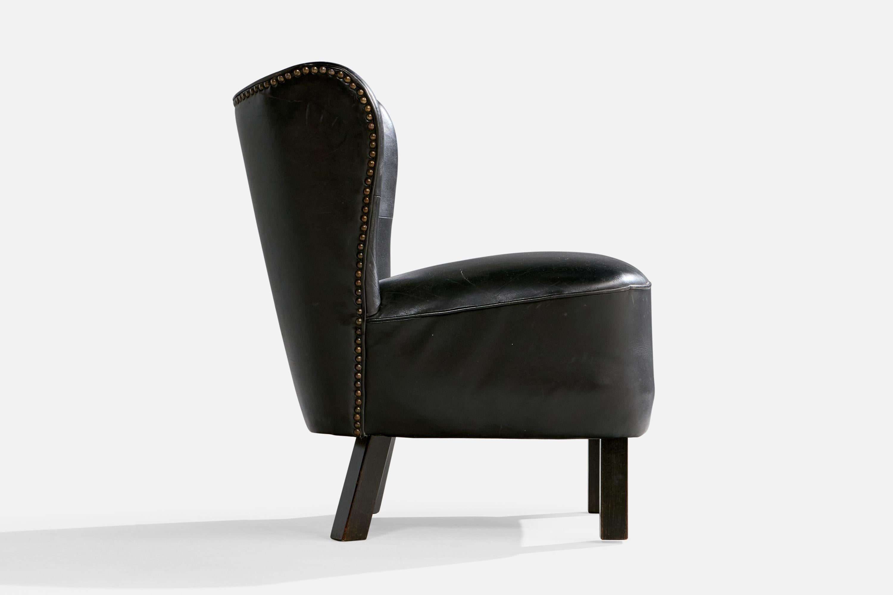 Designer danois, chaises à pantoufles, Wood, cuir, Danemark, années 1940 en vente 1