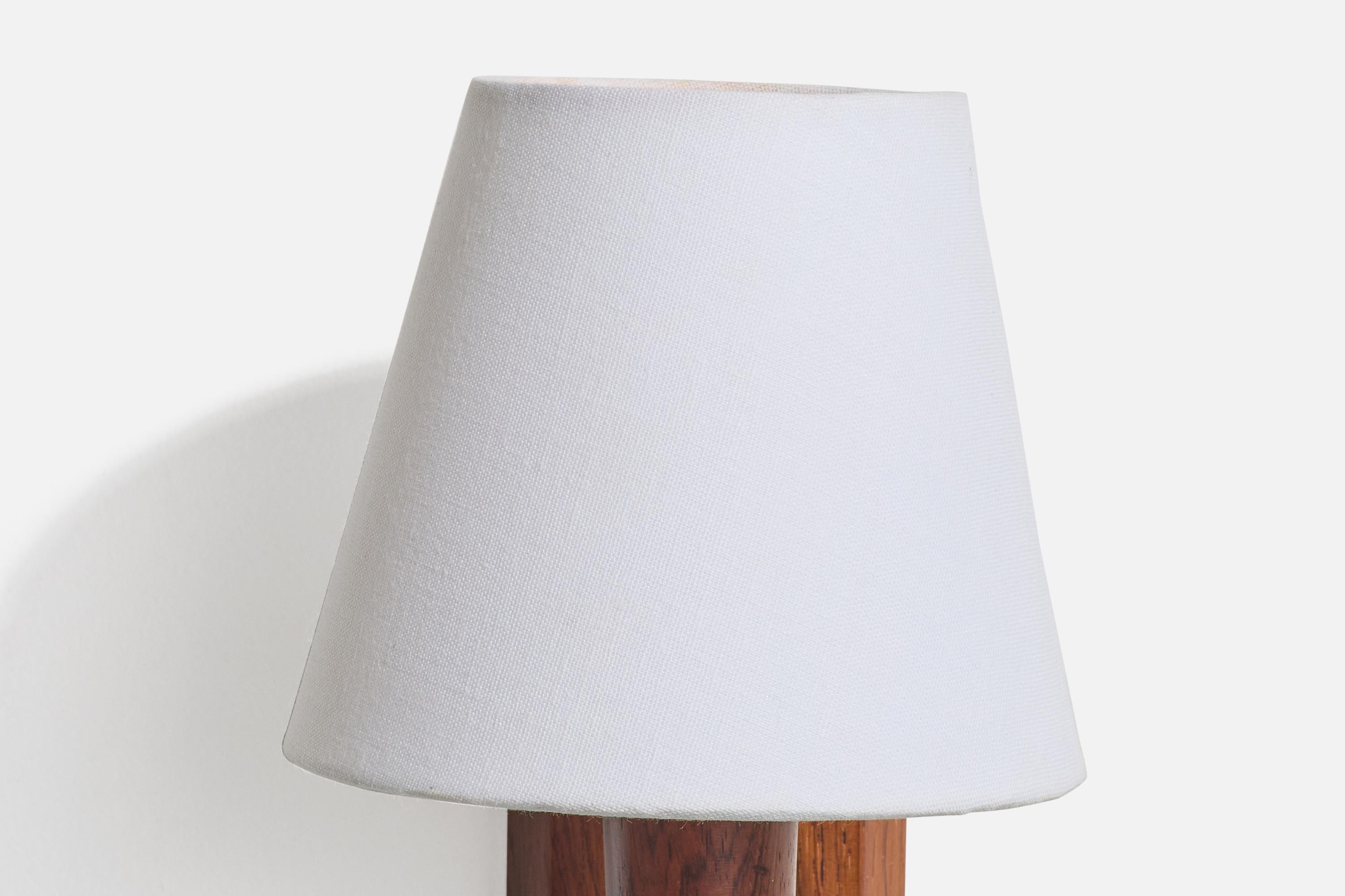 Design/One, petites lampes murales, laiton, teck, tissu, Danemark, années 1950 en vente 1