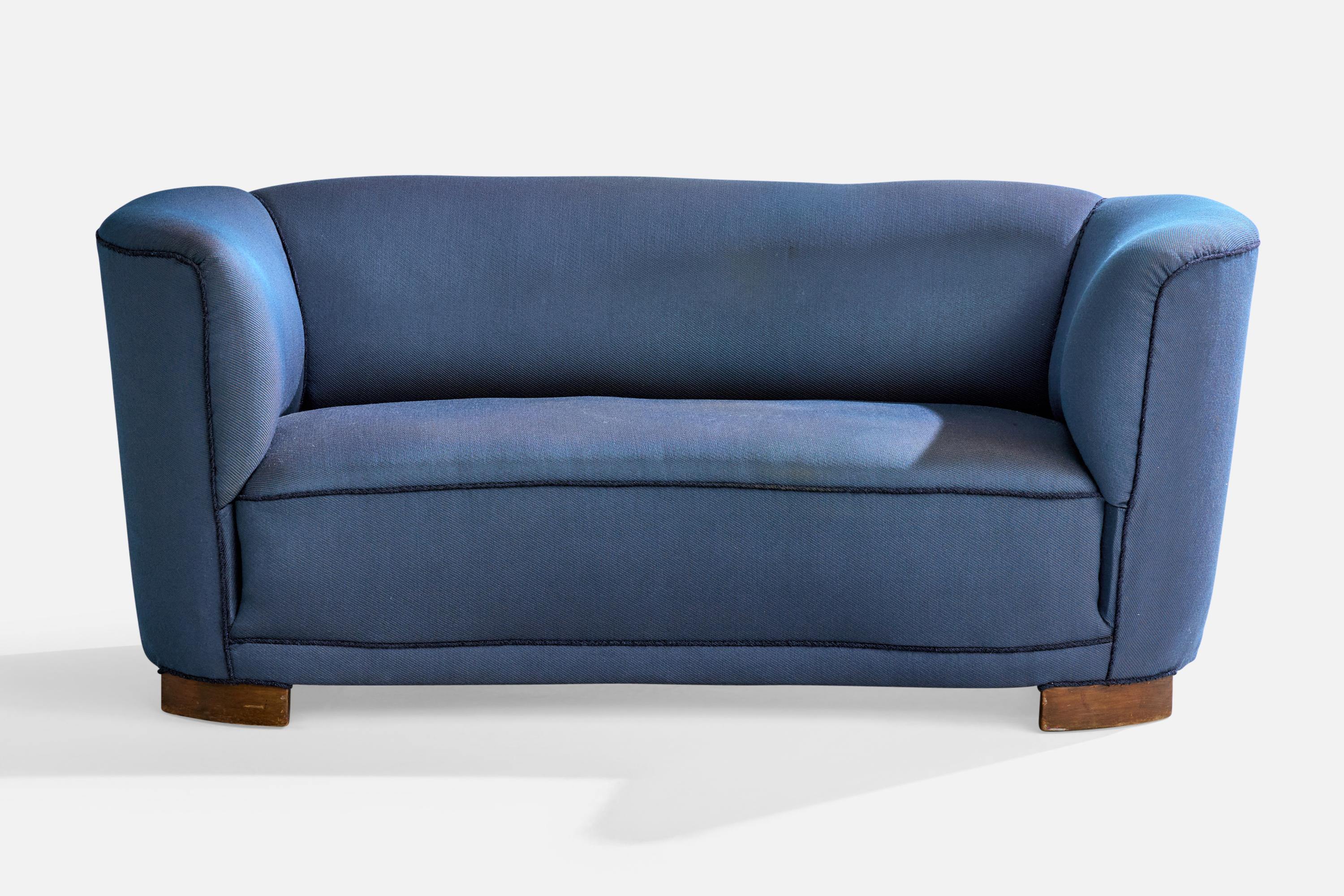 Danish Designer, Sofa, Fabric, Wood, Denmark, 1940s In Good Condition For Sale In High Point, NC