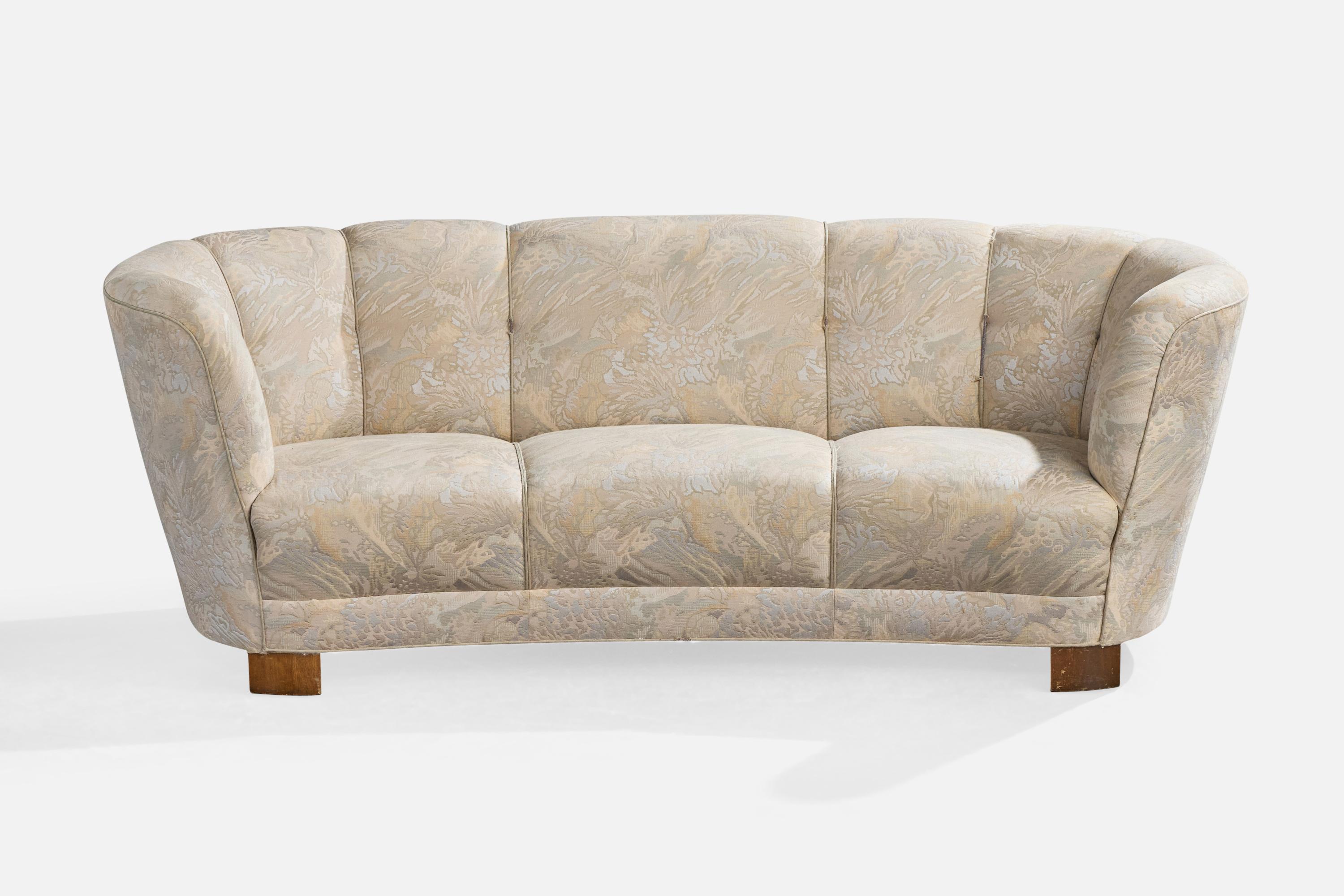 Danish Designer, Sofa, Wood, Fabric, Denmark, 1940s (Moderne der Mitte des Jahrhunderts) im Angebot