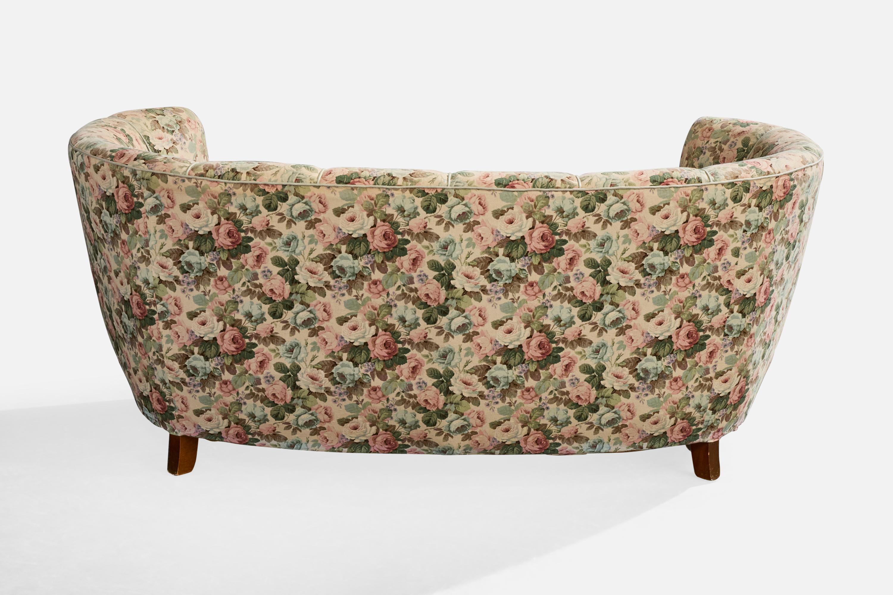 Danish Designer, Sofa, Wood, Fabric, Denmark, 1940s État moyen - En vente à High Point, NC