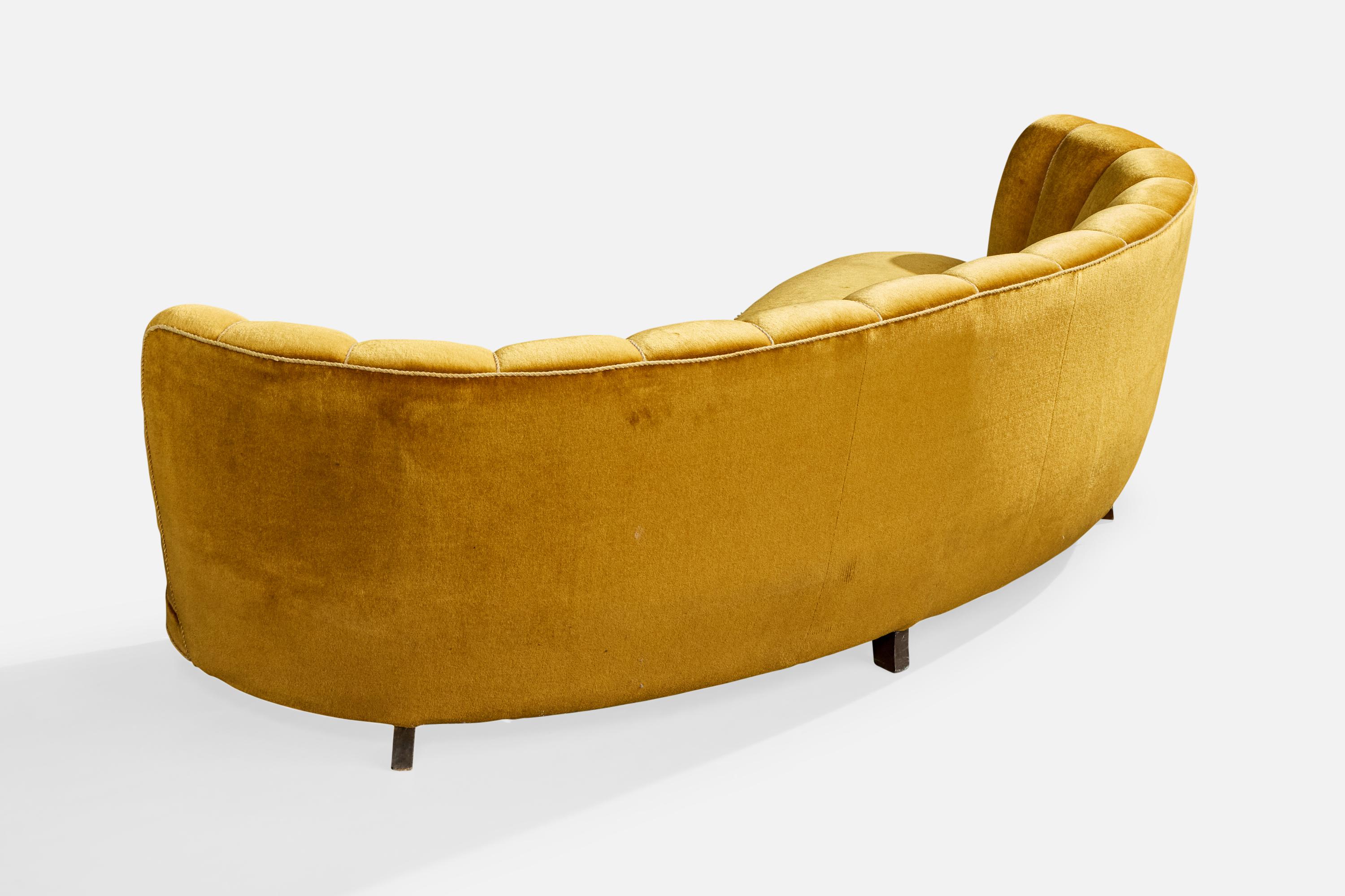 Danish Designer, Sofa, Wood, Velvet, Denmark, 1940s In Good Condition For Sale In High Point, NC