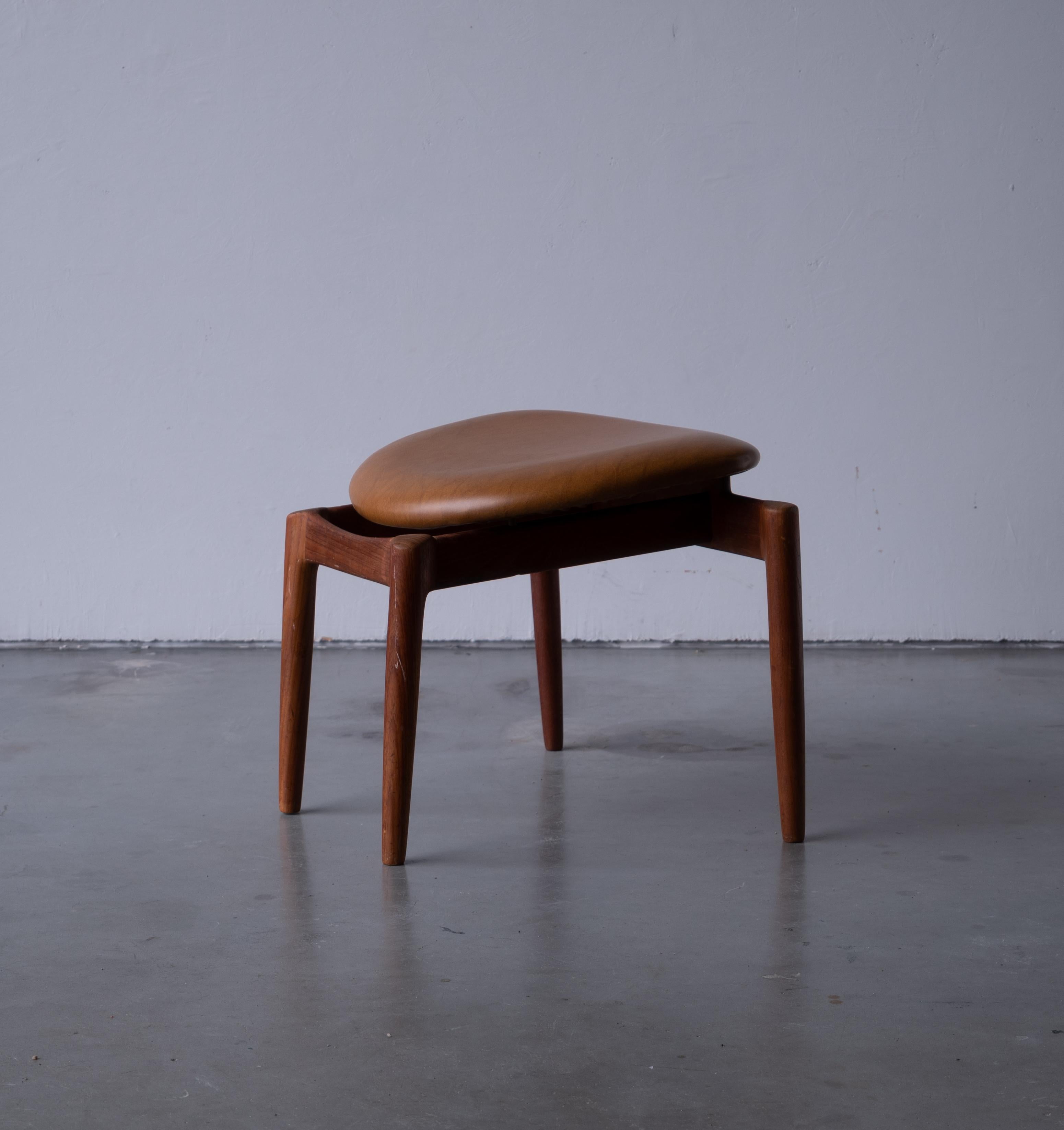 Mid-Century Modern Danish Designer, Stool, Brown Leather, Teak, Denmark, 1950s