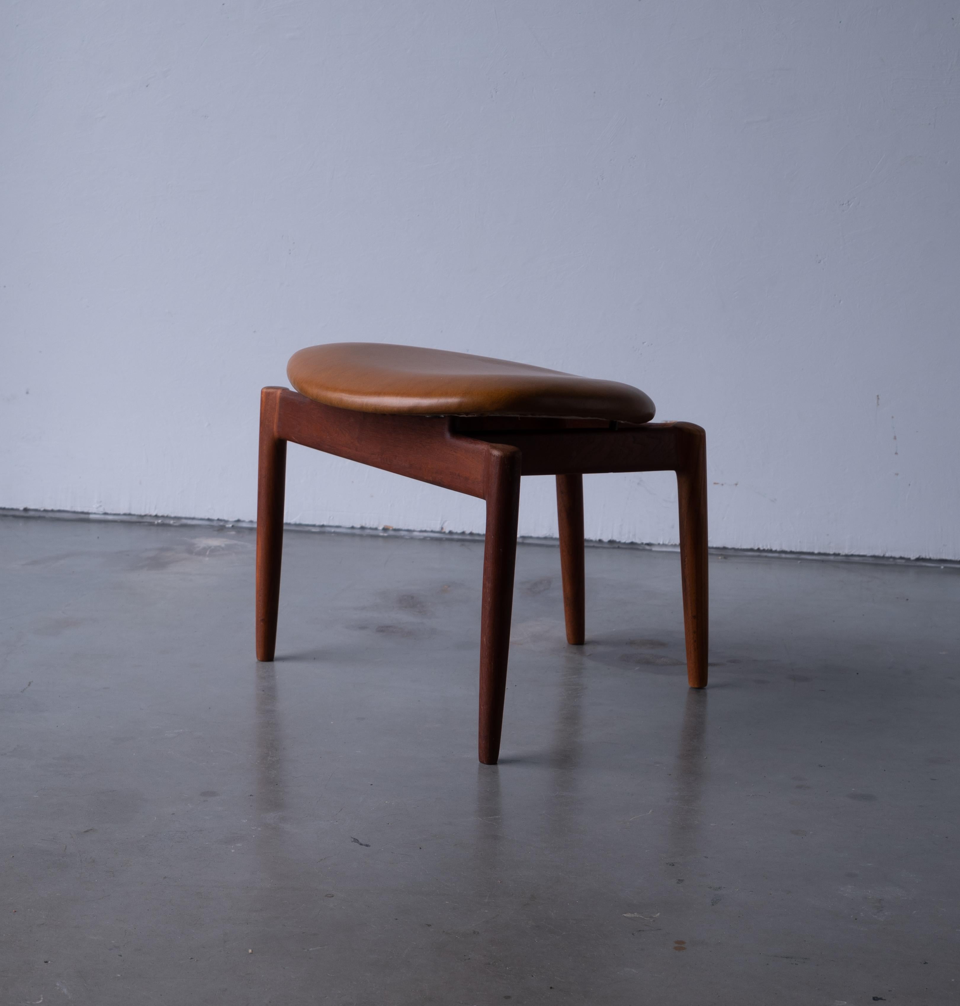 Mid-20th Century Danish Designer, Stool, Brown Leather, Teak, Denmark, 1950s