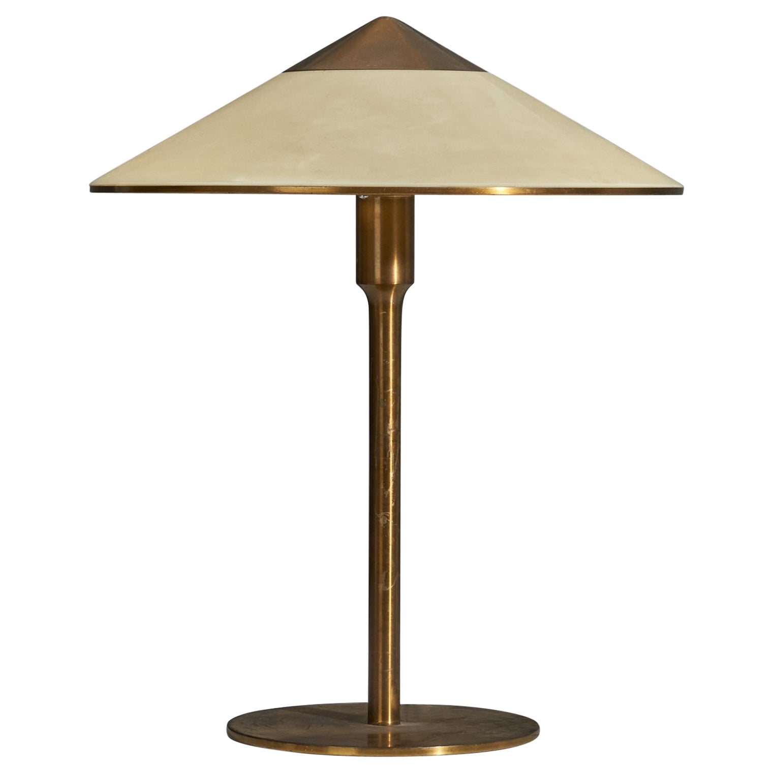 Designer danois, lampe de table, laiton, acrylique, Danemark, années 1950