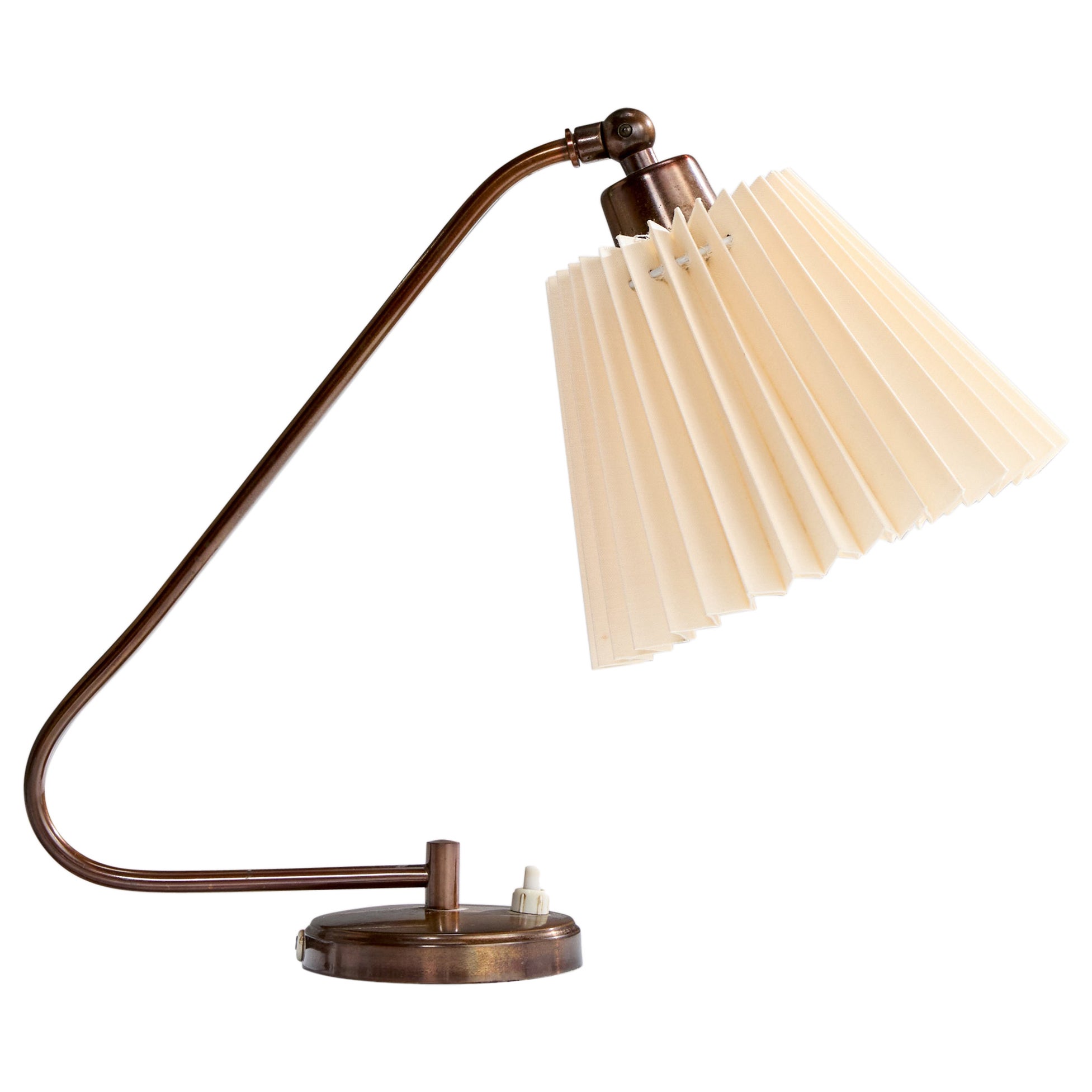 Designer danois, lampe de table, laiton, papier, Danemark, années 1950