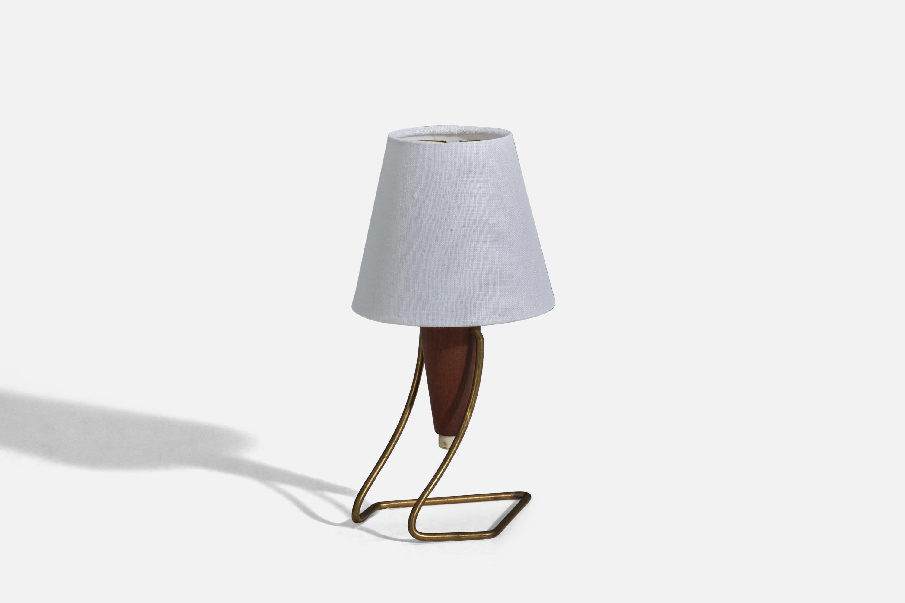  Danish Designer, Table Lamp, Brass, Teak, Denmark, 1950s In Good Condition In High Point, NC