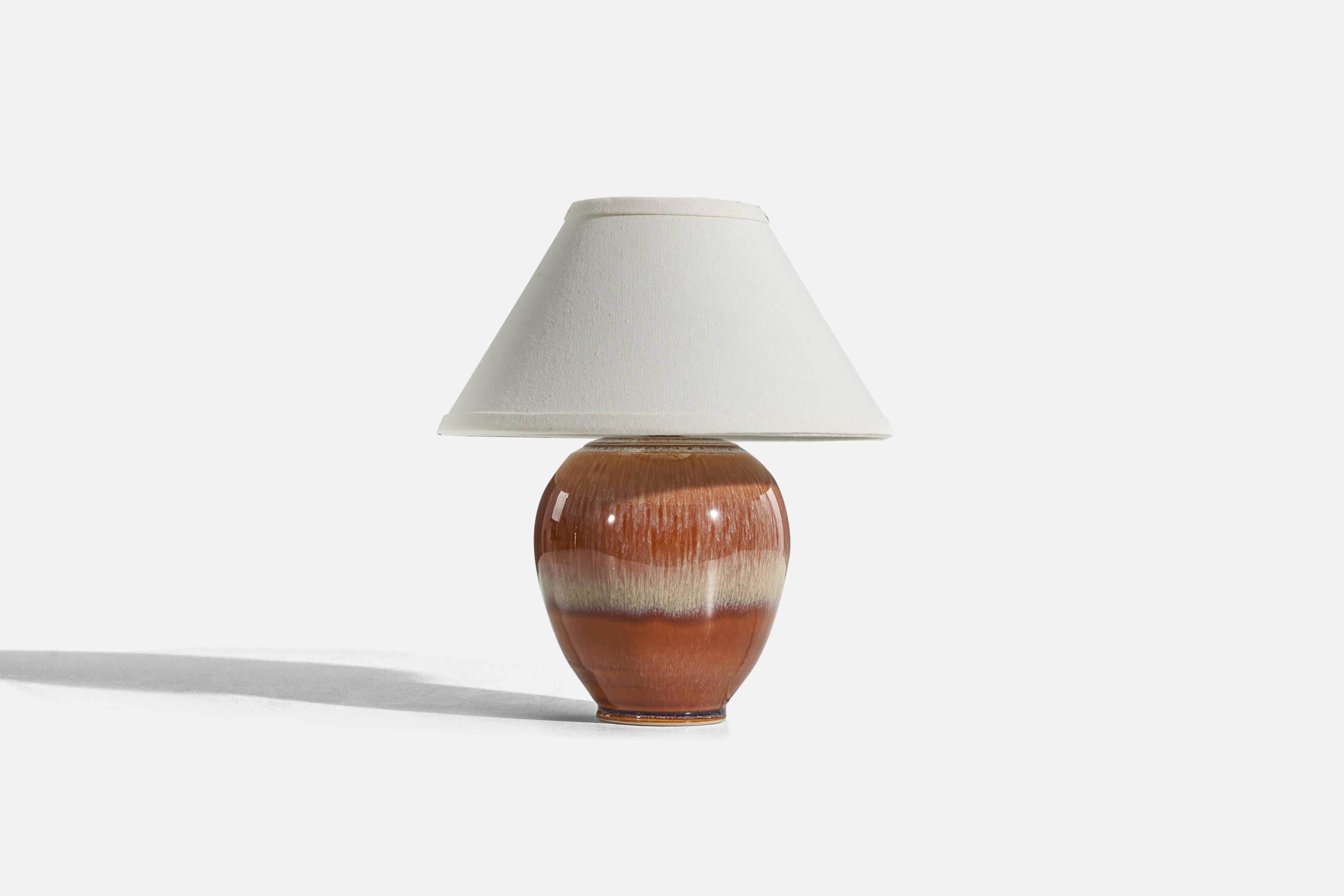 Danish Designer, Table Lamp, Orange Glazed Stoneware, Denmark, 1960s In Good Condition For Sale In High Point, NC