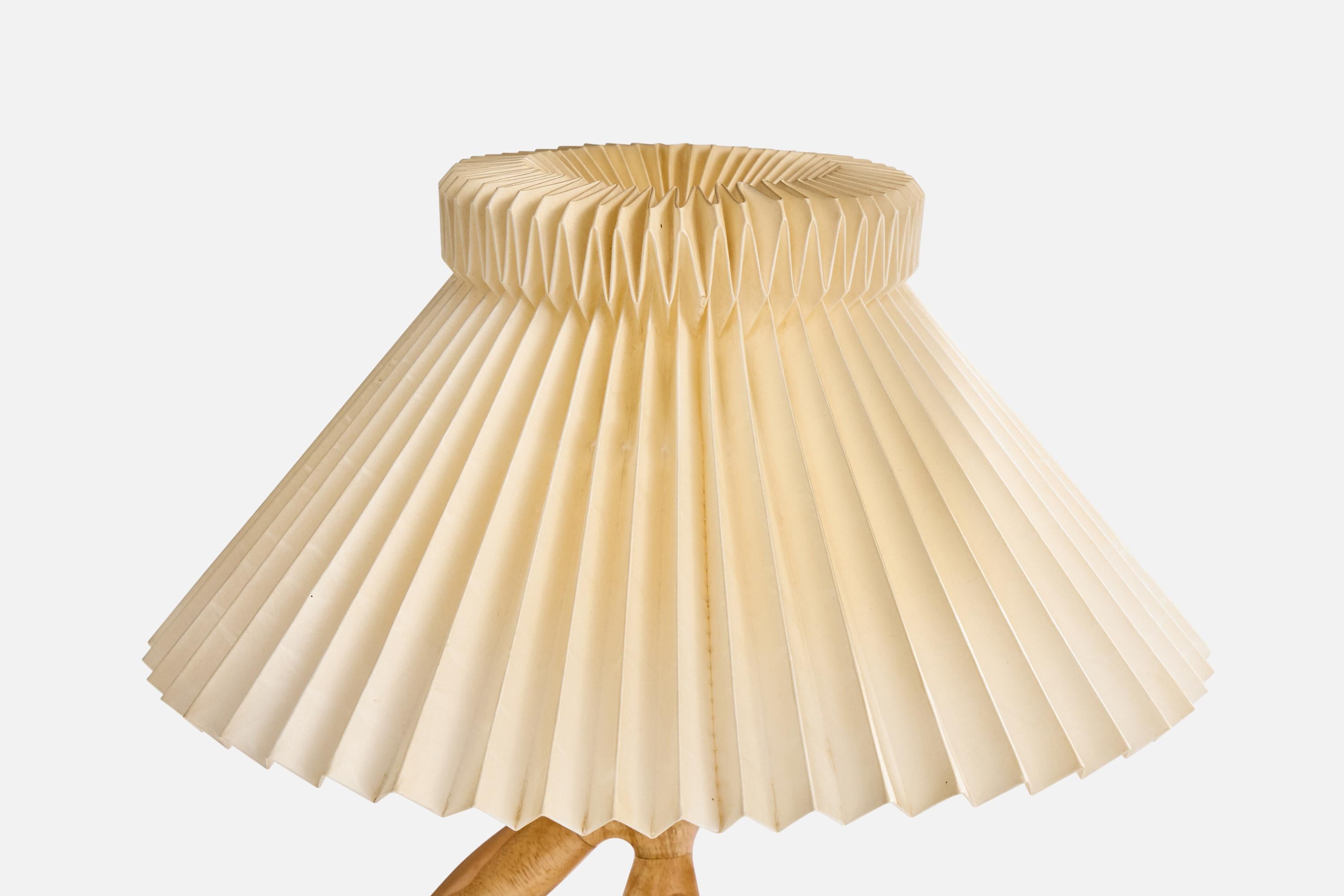 Danish Designer, Table Lamp, Pine, Paper, Denmark, 1960s In Good Condition For Sale In High Point, NC