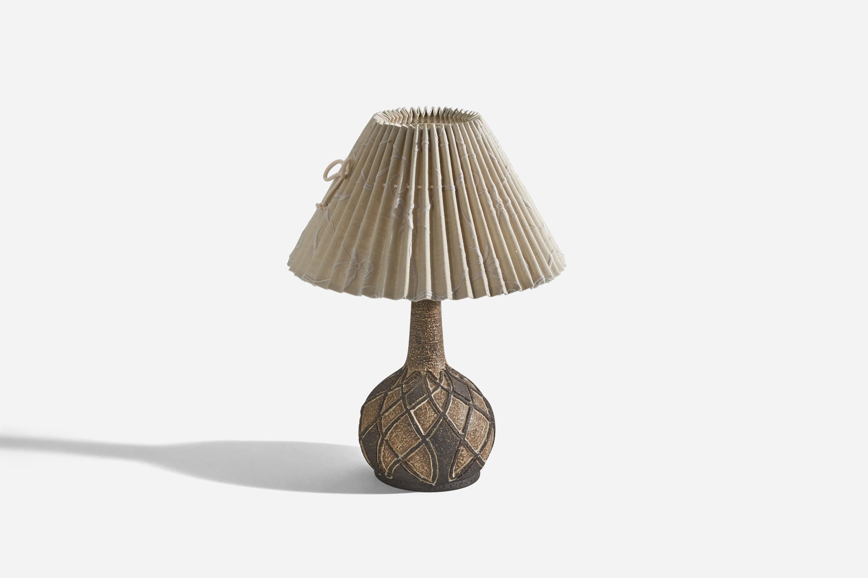 Danish Designer, Table Lamp, Stoneware, Fabric, Denmark, 1960s In Good Condition For Sale In High Point, NC