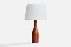 Dänische Designerin, Tischlampe, Teakholz, Messing, Dänemark, 1950er Jahre