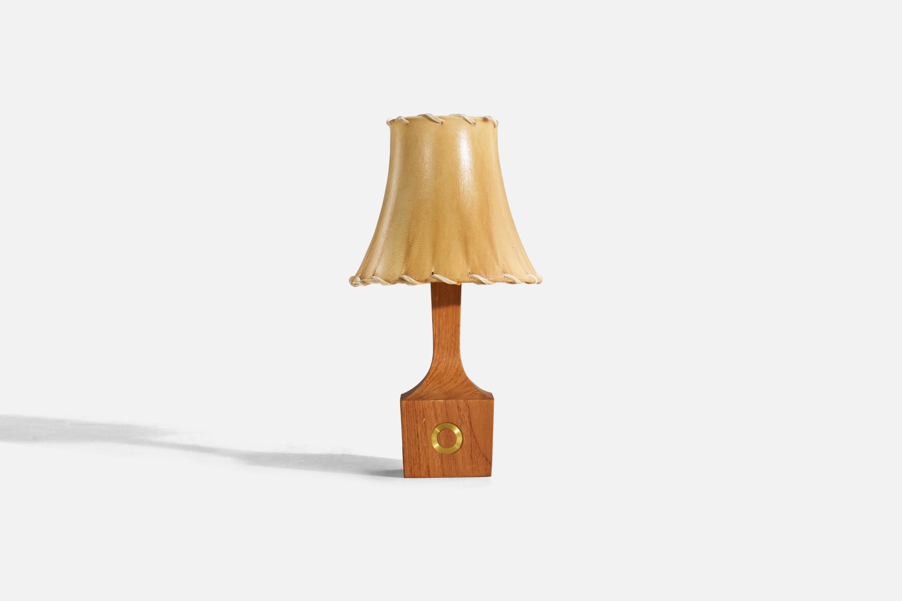Mid-Century Modern Designer danois, lampe de bureau, teck, laiton, cuir, Danemark, années 1950 en vente