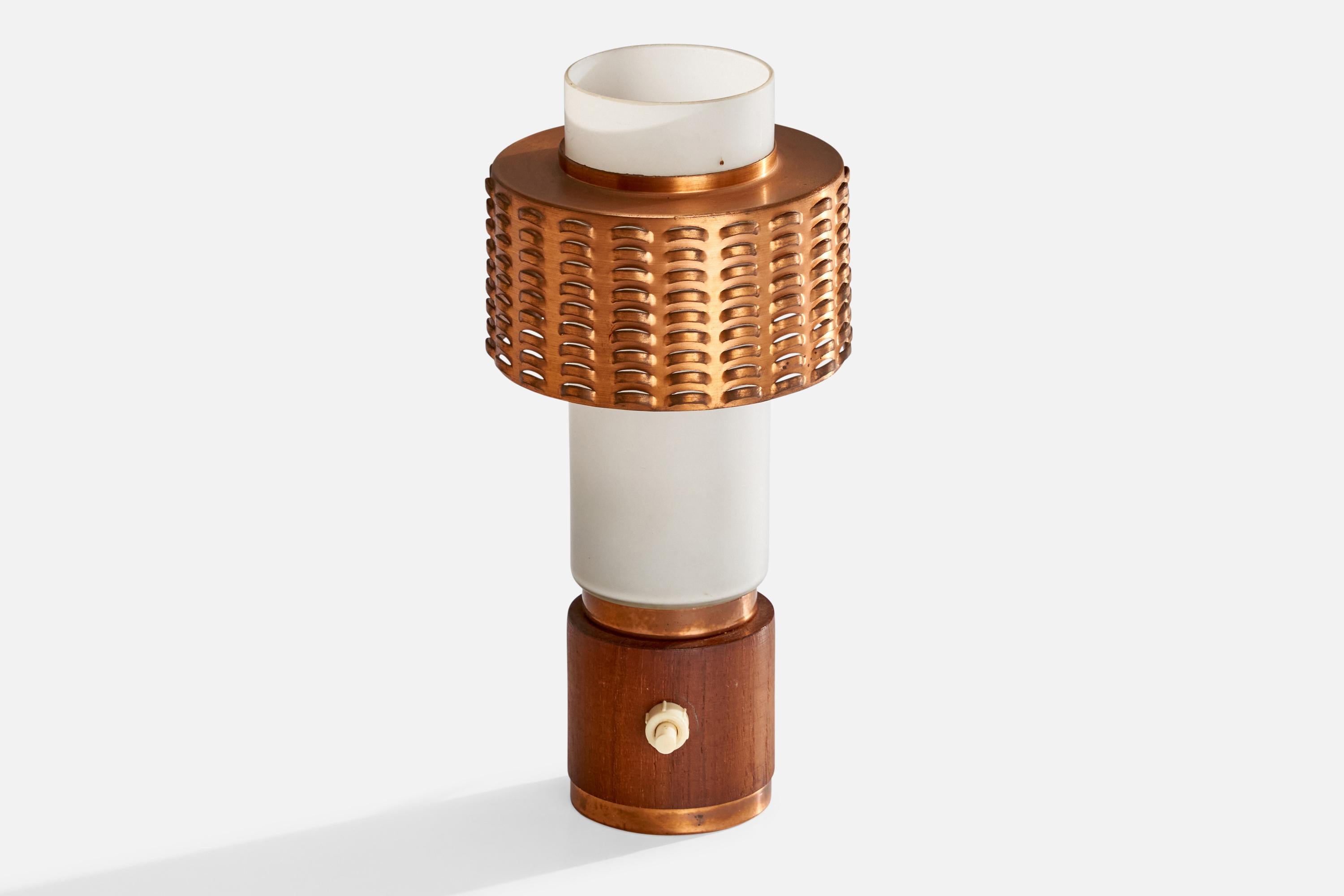 Scandinave moderne Designer danois, lampe de table, teck, cuivre, verre, Danemark, années 1950 en vente