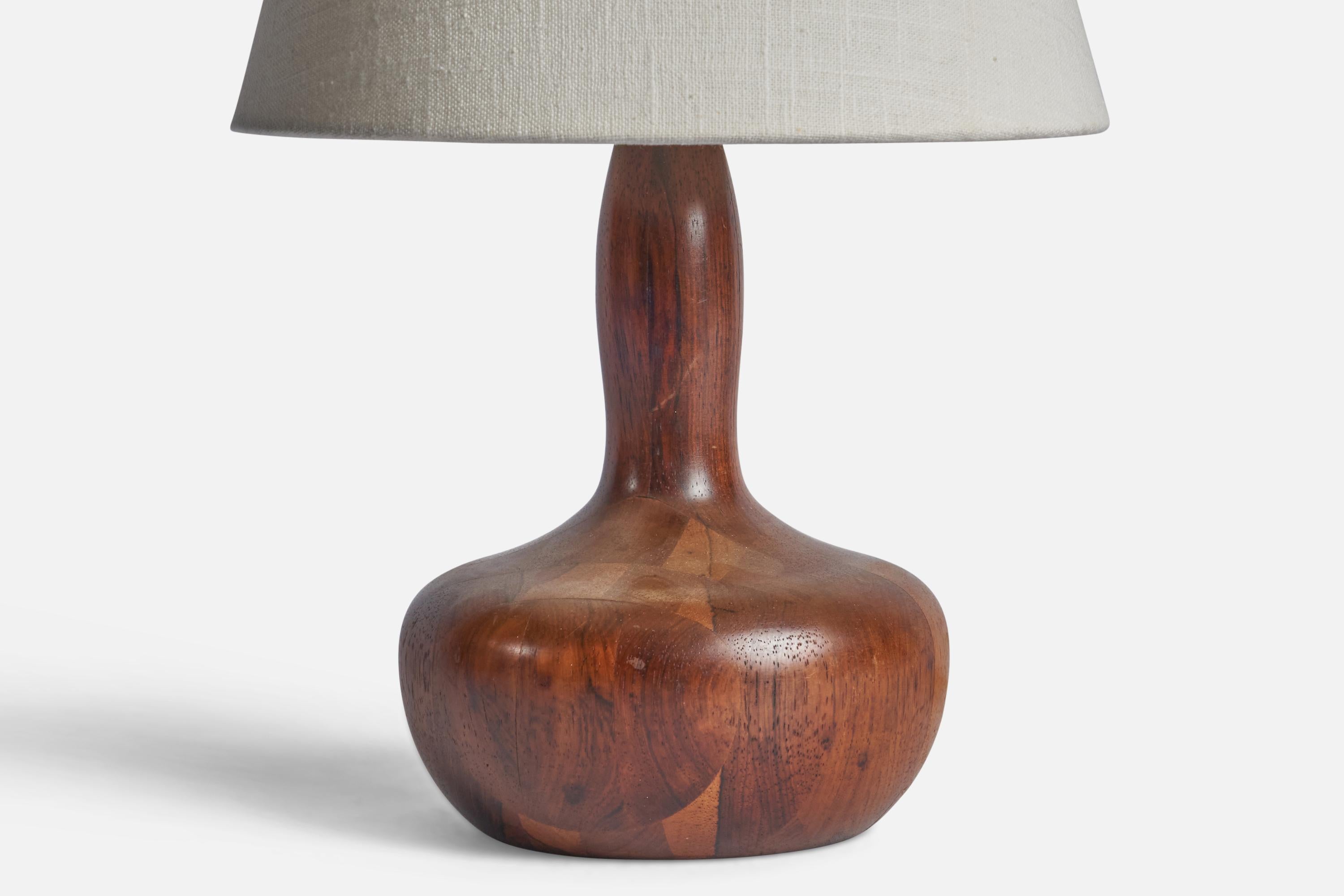 Danish Designer, Table Lamp, Walnut, Denmark, 1950s In Good Condition For Sale In High Point, NC