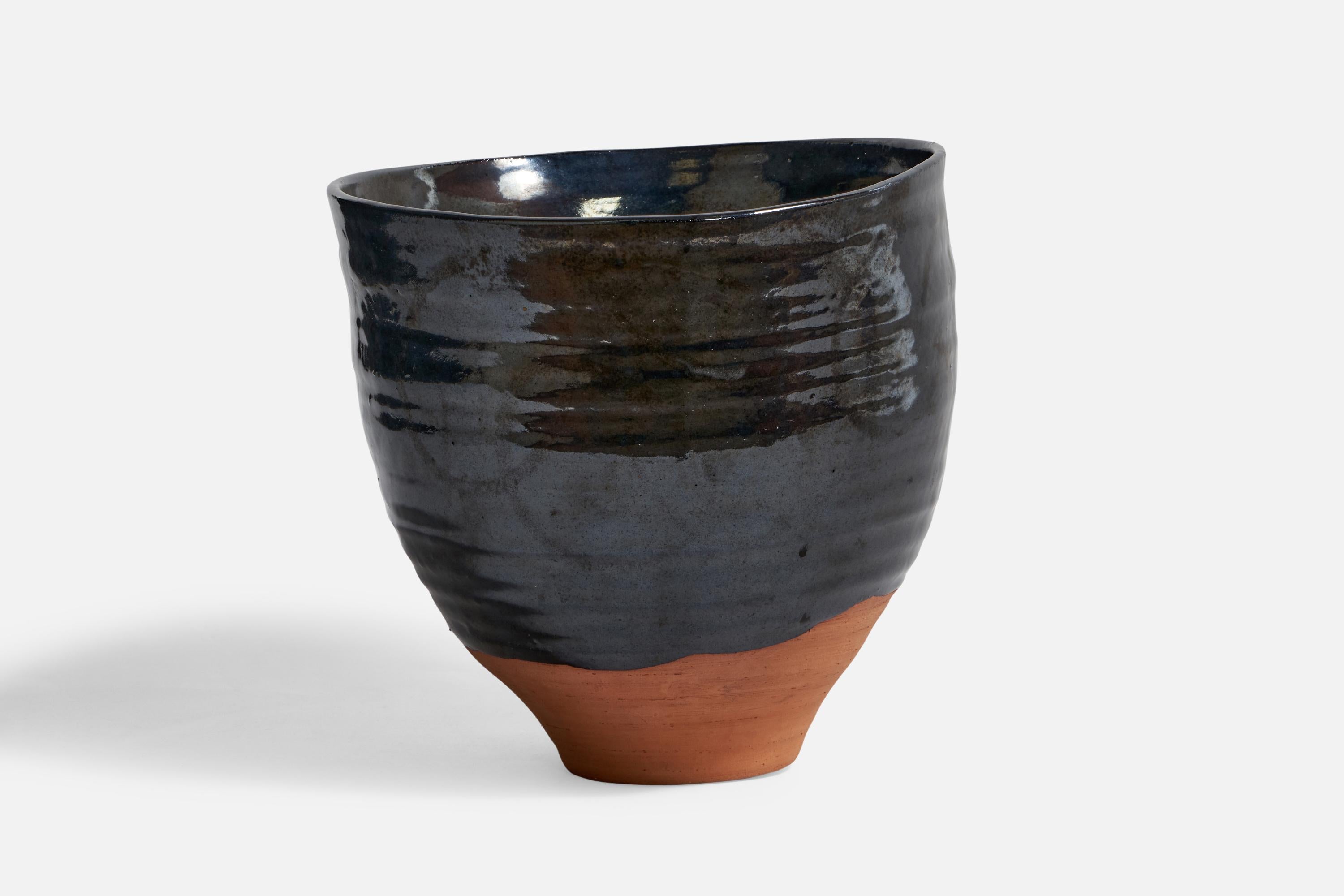 Danish Designer, Vase, Ceramic, Denmark, 1940s In Good Condition For Sale In High Point, NC